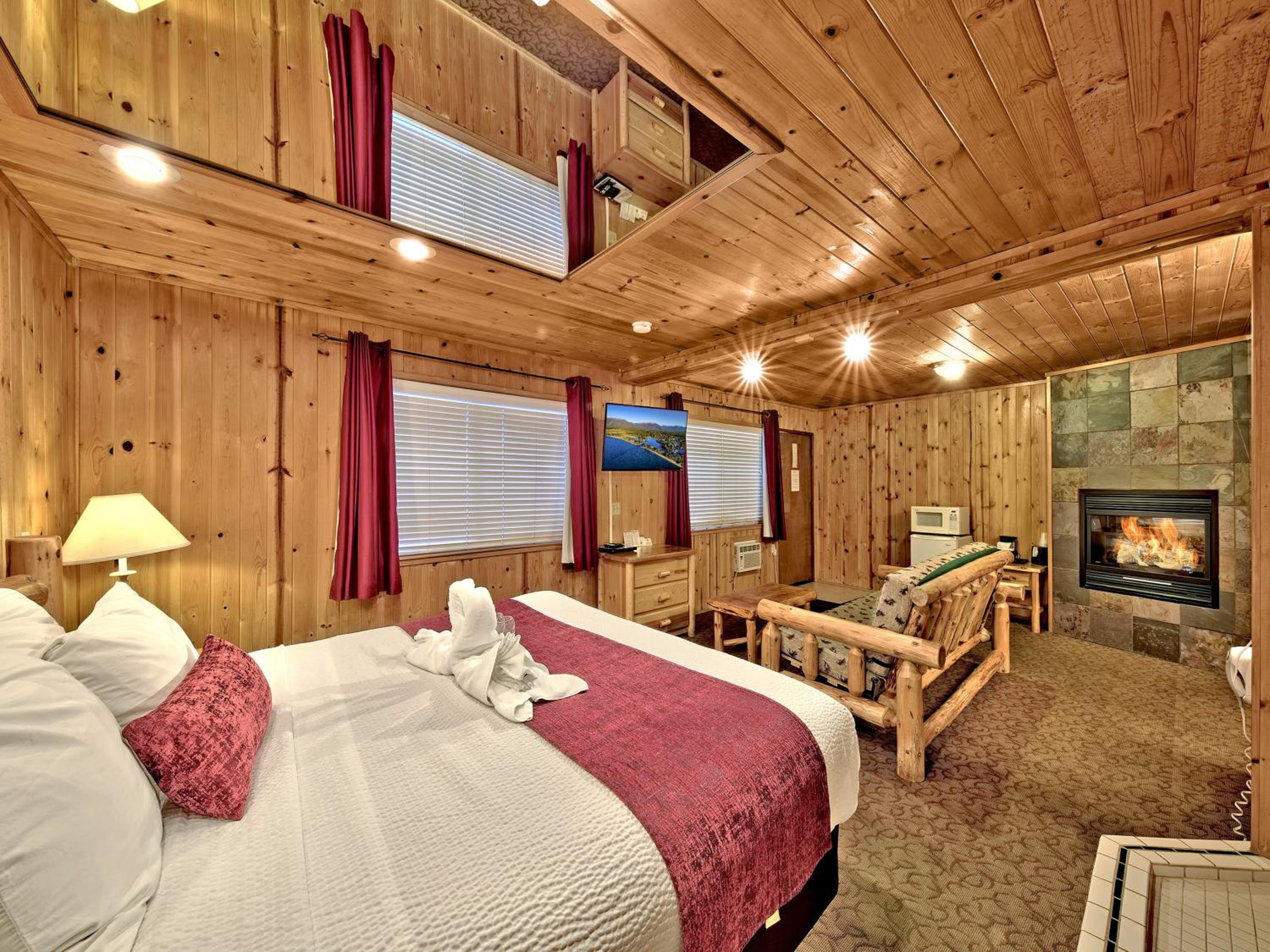 Superior King Room with Spa Bath - Photo 12