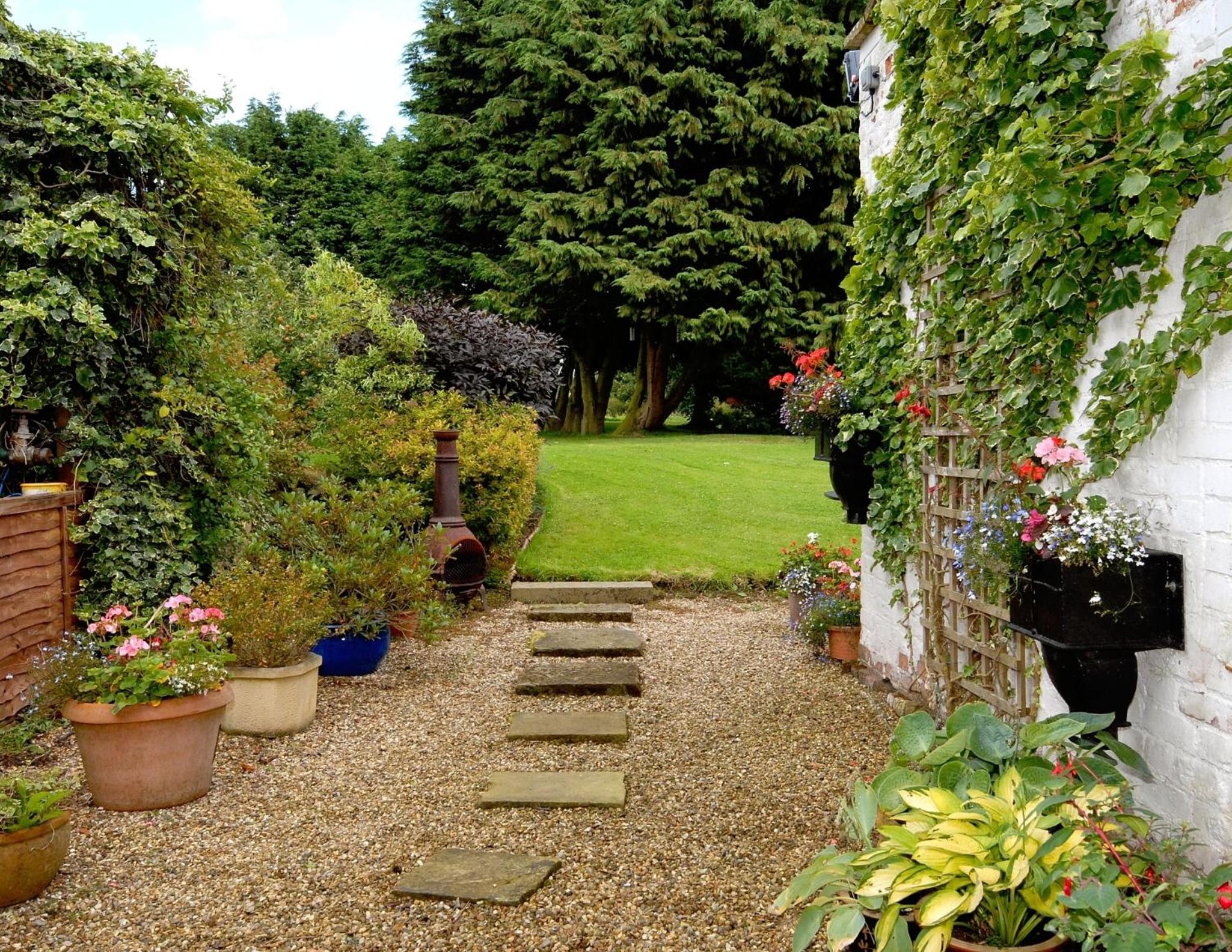 Classic Twin Room with Garden View photo 3