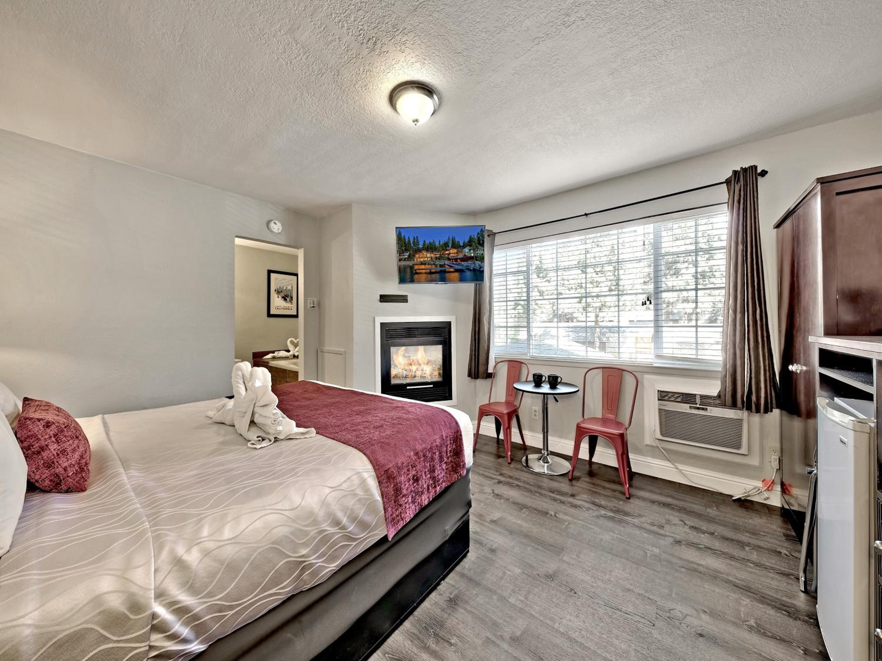 Deluxe King Suite with Spa Bath - Photo 5