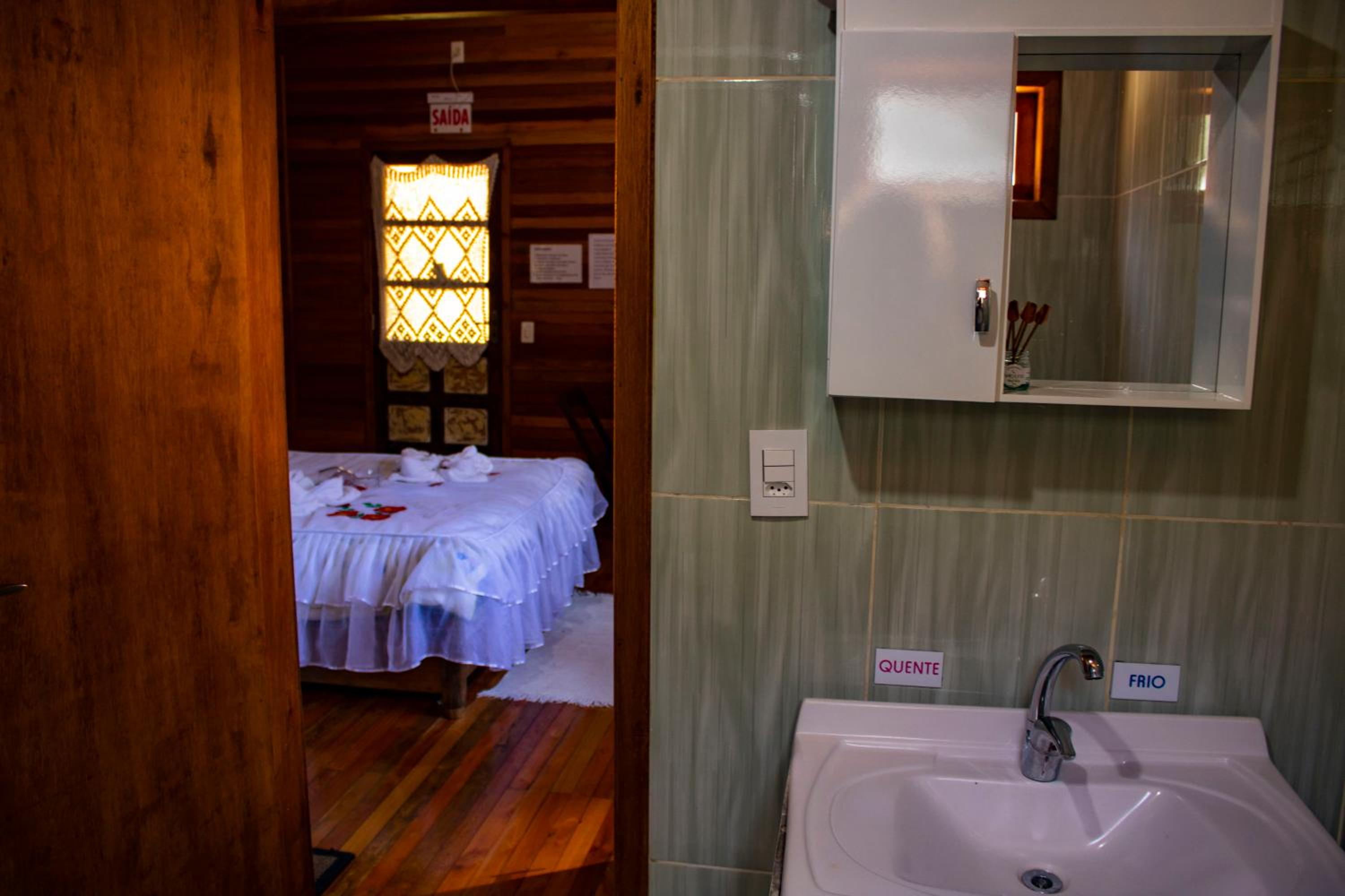 Suite with Spa Bath - Photo 4