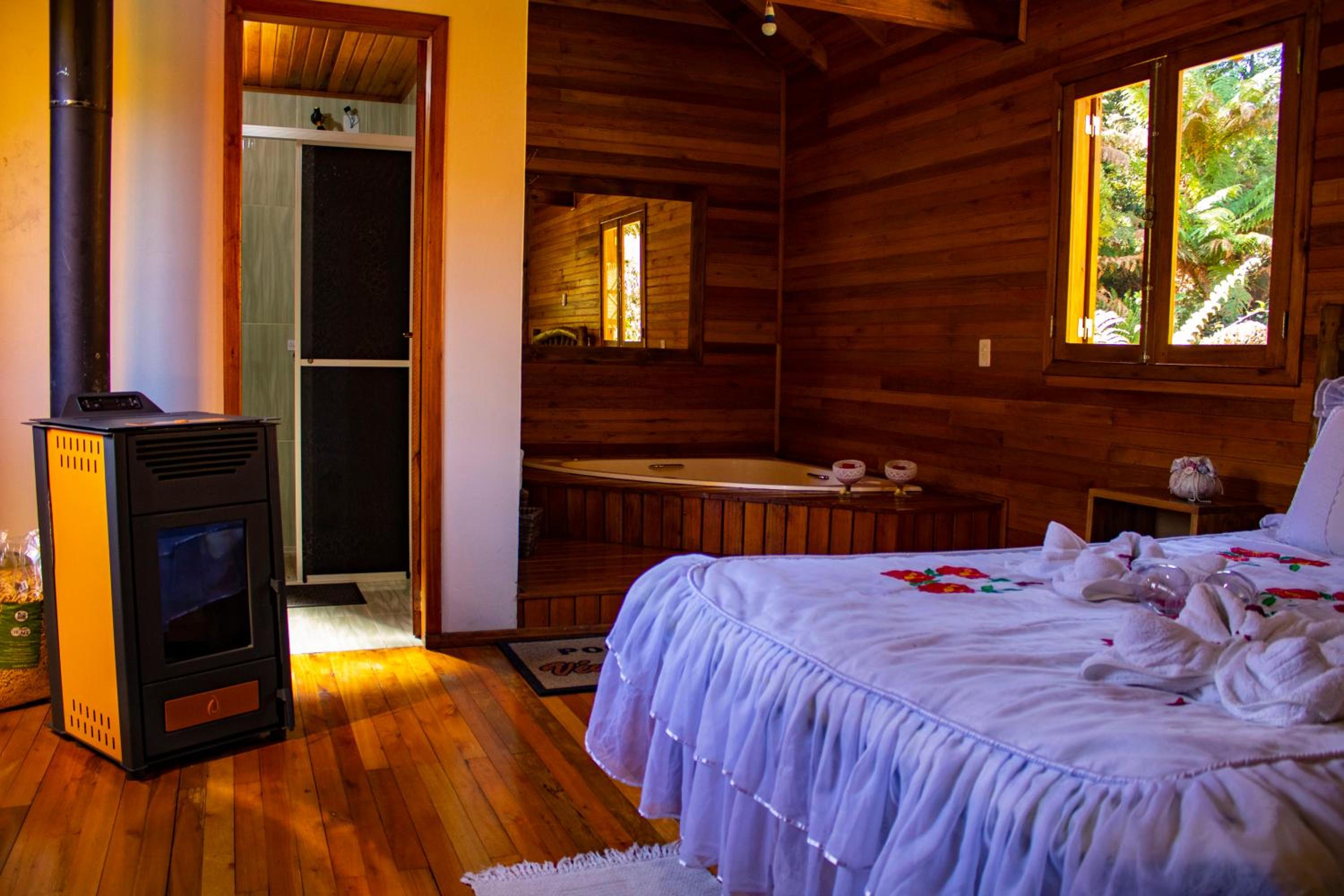 Suite with Spa Bath - Photo 1