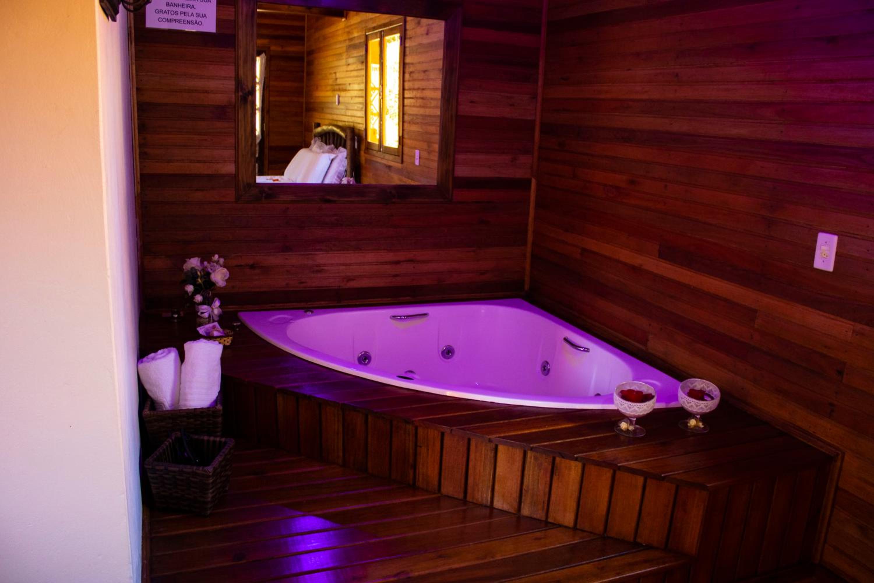 Suite with Spa Bath - Photo 8