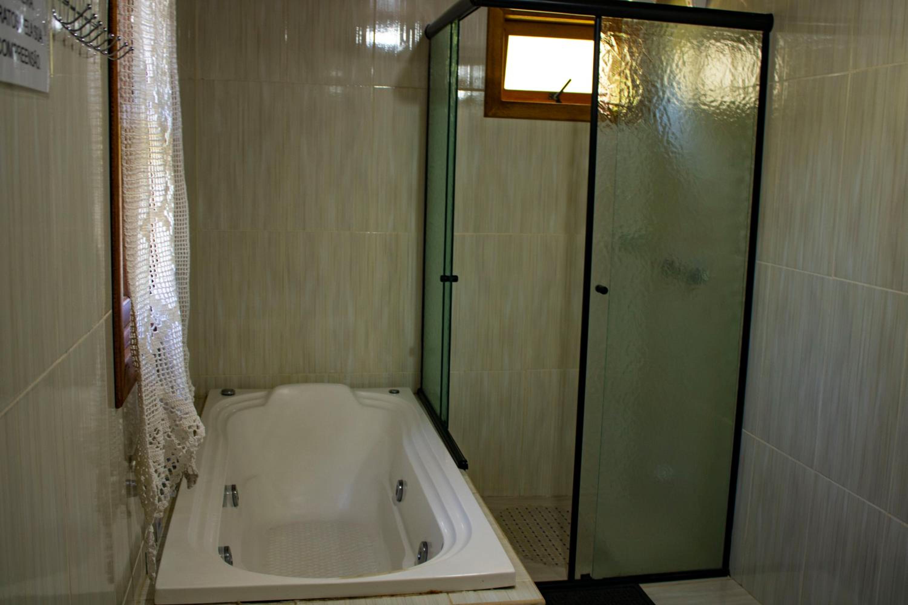 Deluxe Suite with Spa Bath - Photo 2
