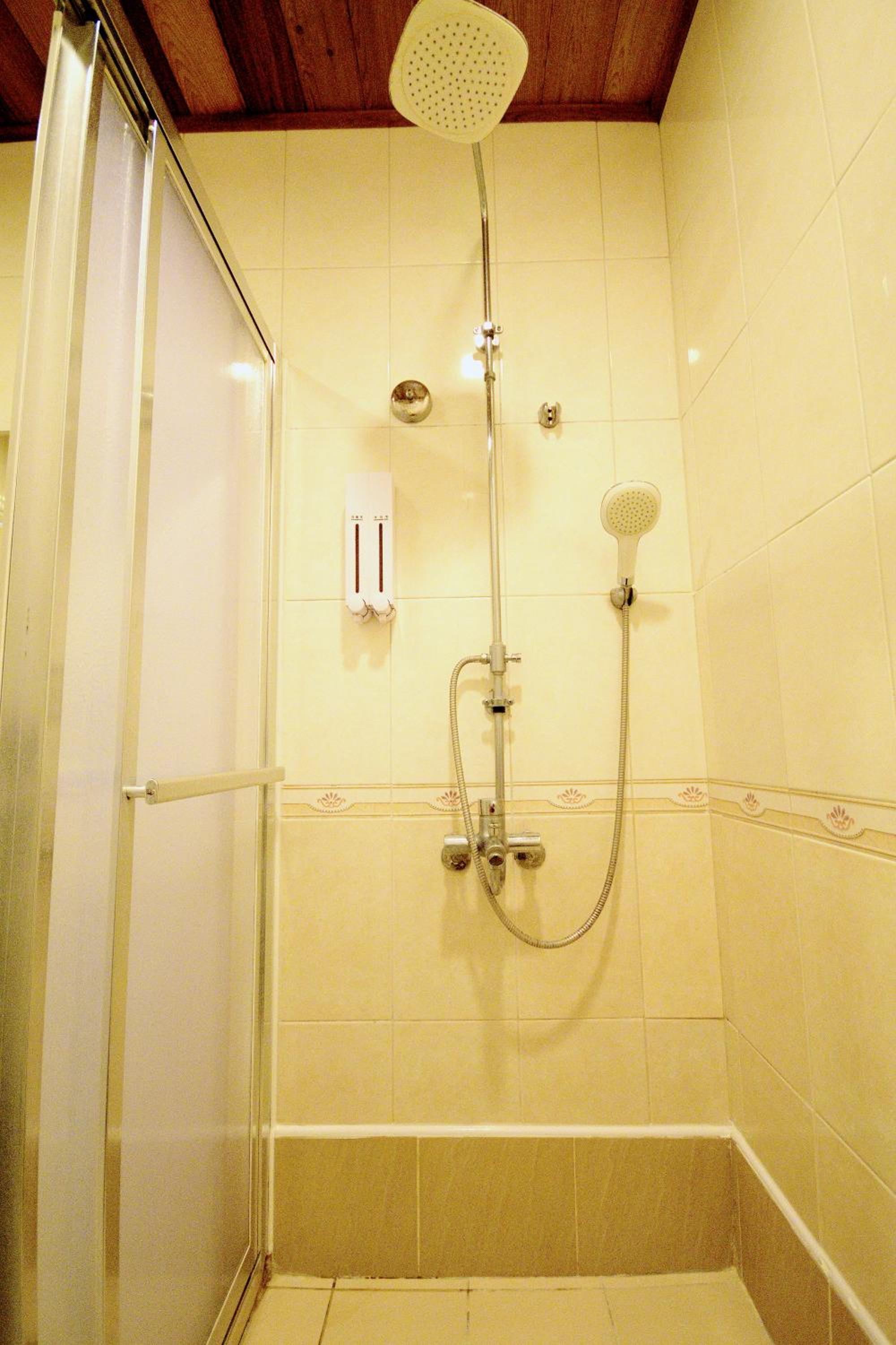 Quadruple Room with Balcony photo 2