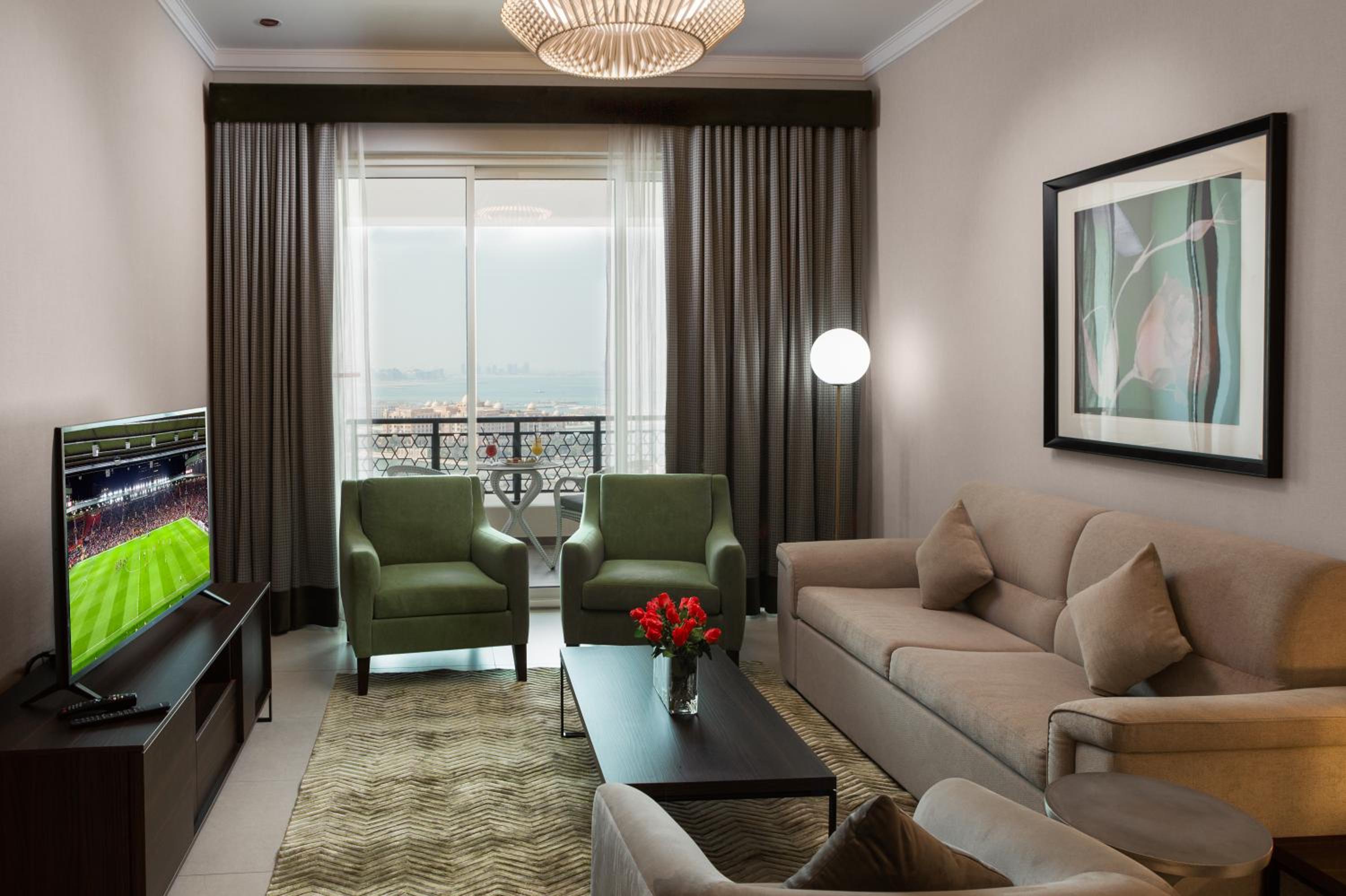 One-Bedroom Apartment - Photo 3