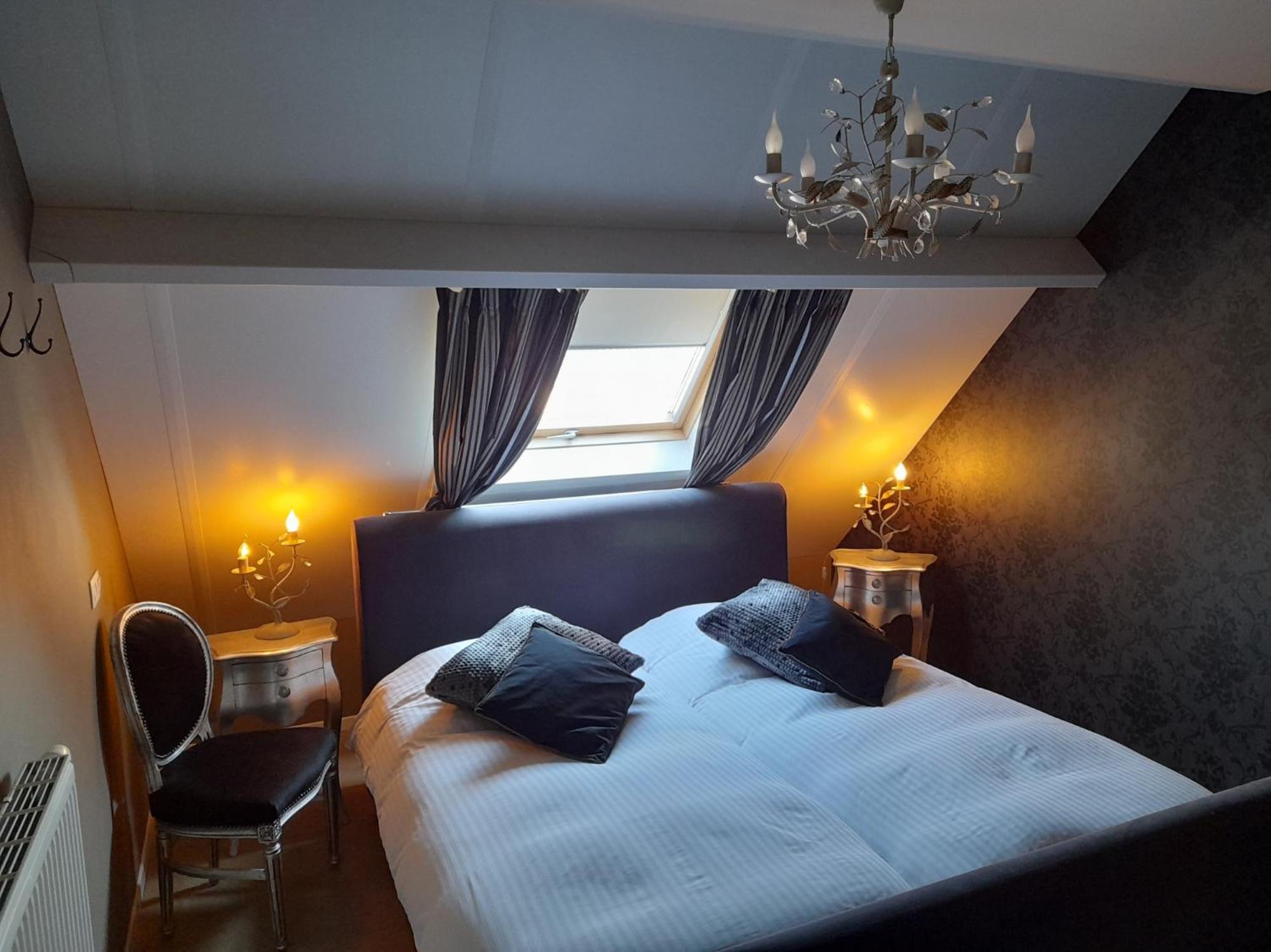 Standard Double Room - Photo 2