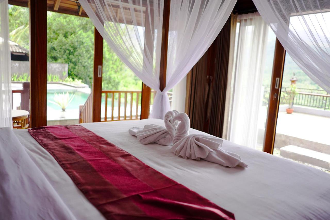 Bungalow with Bathtub