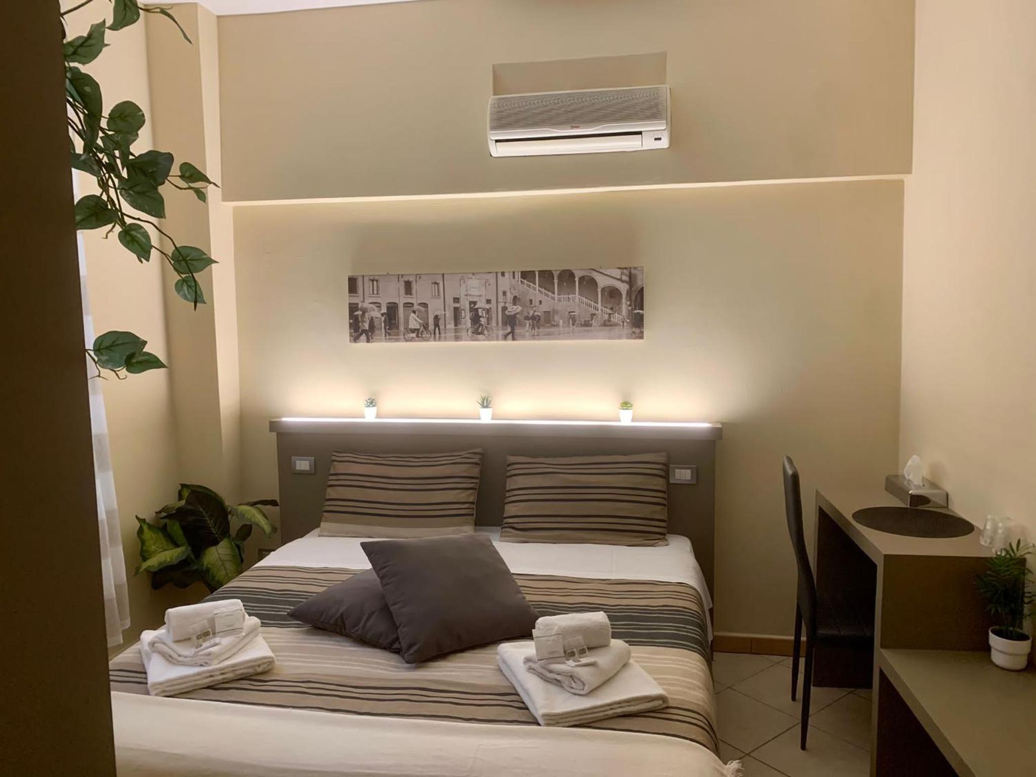 Double Room - Photo 3