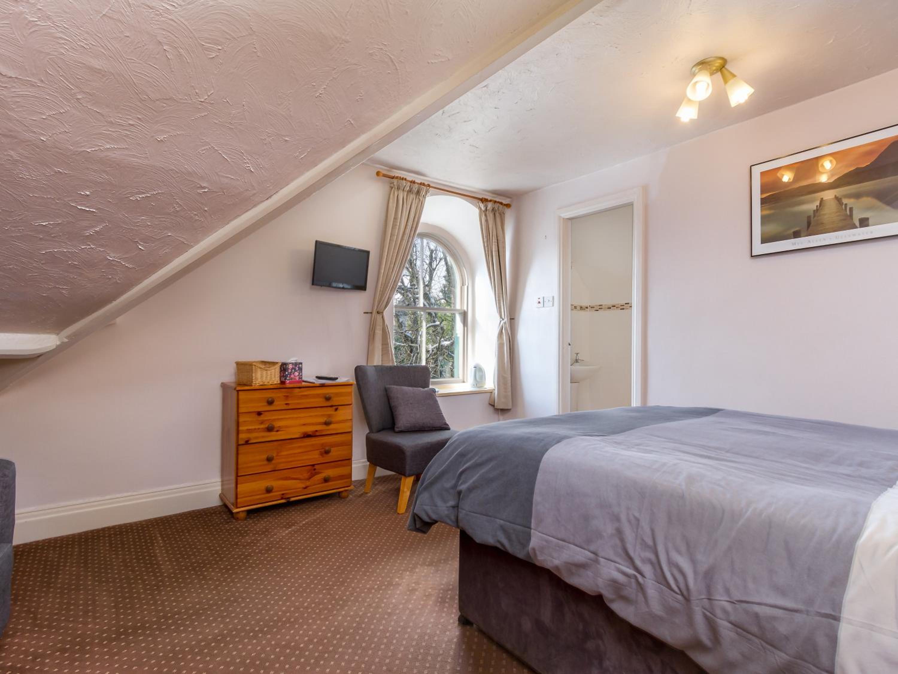Double Room with Private Bathroom photo 2