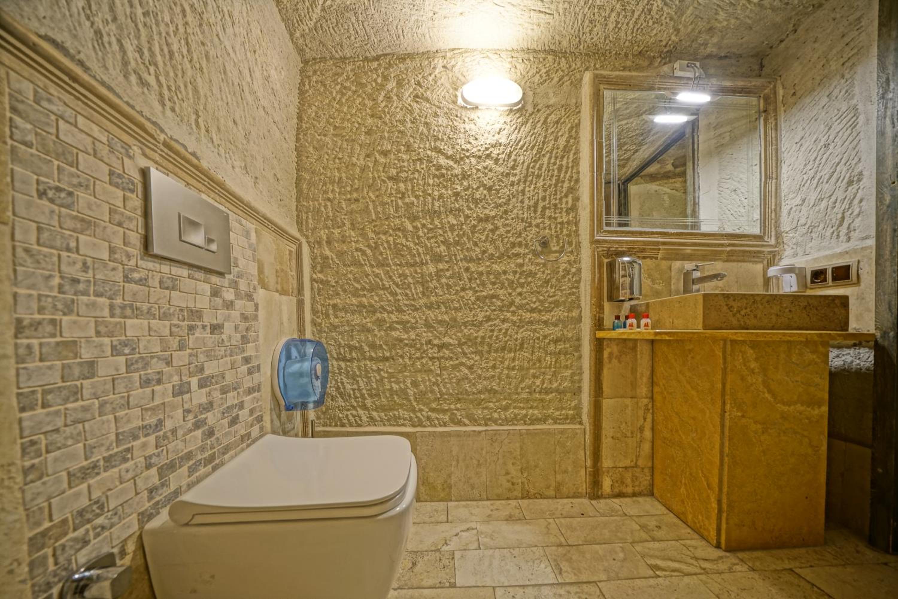 Double Room - Photo 24
