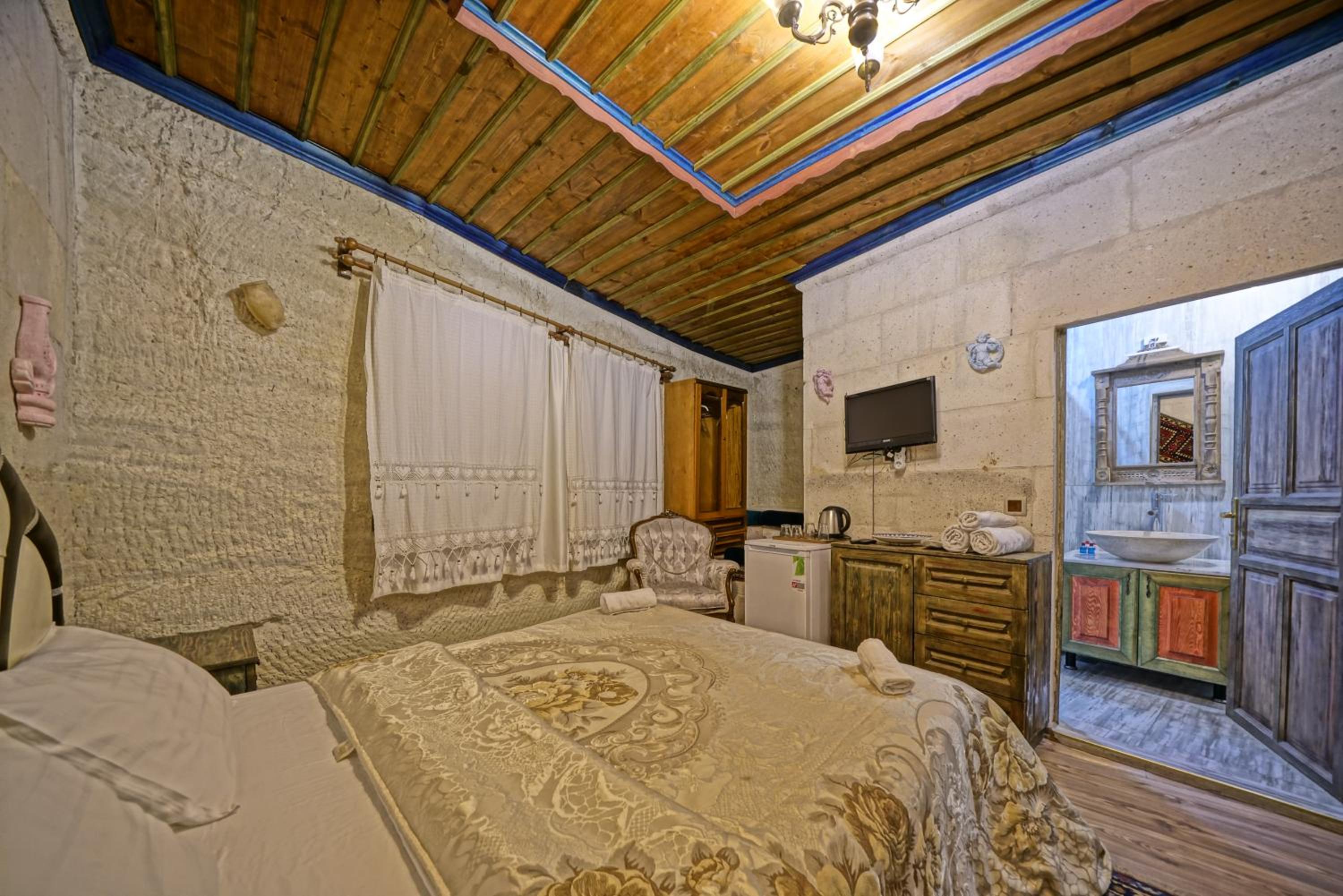 Double Room - Photo 21