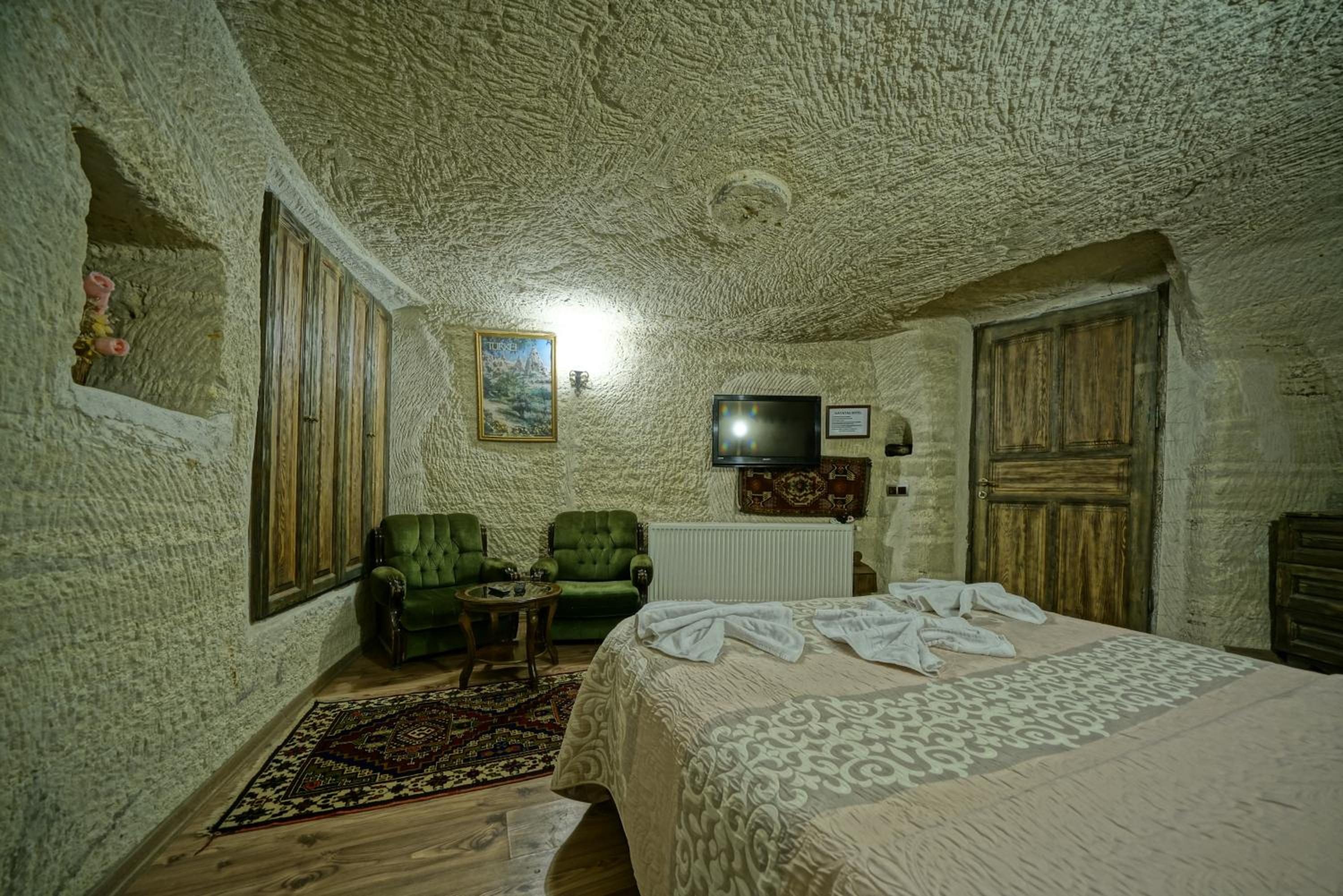 Double Room - Photo 16