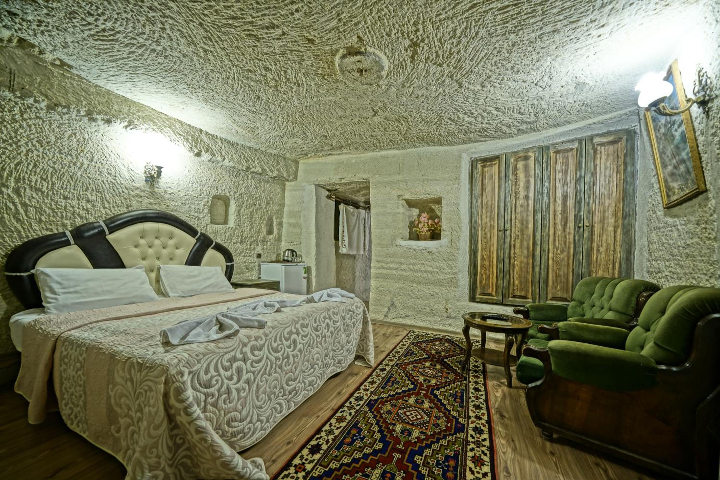 Double Room - Photo 22