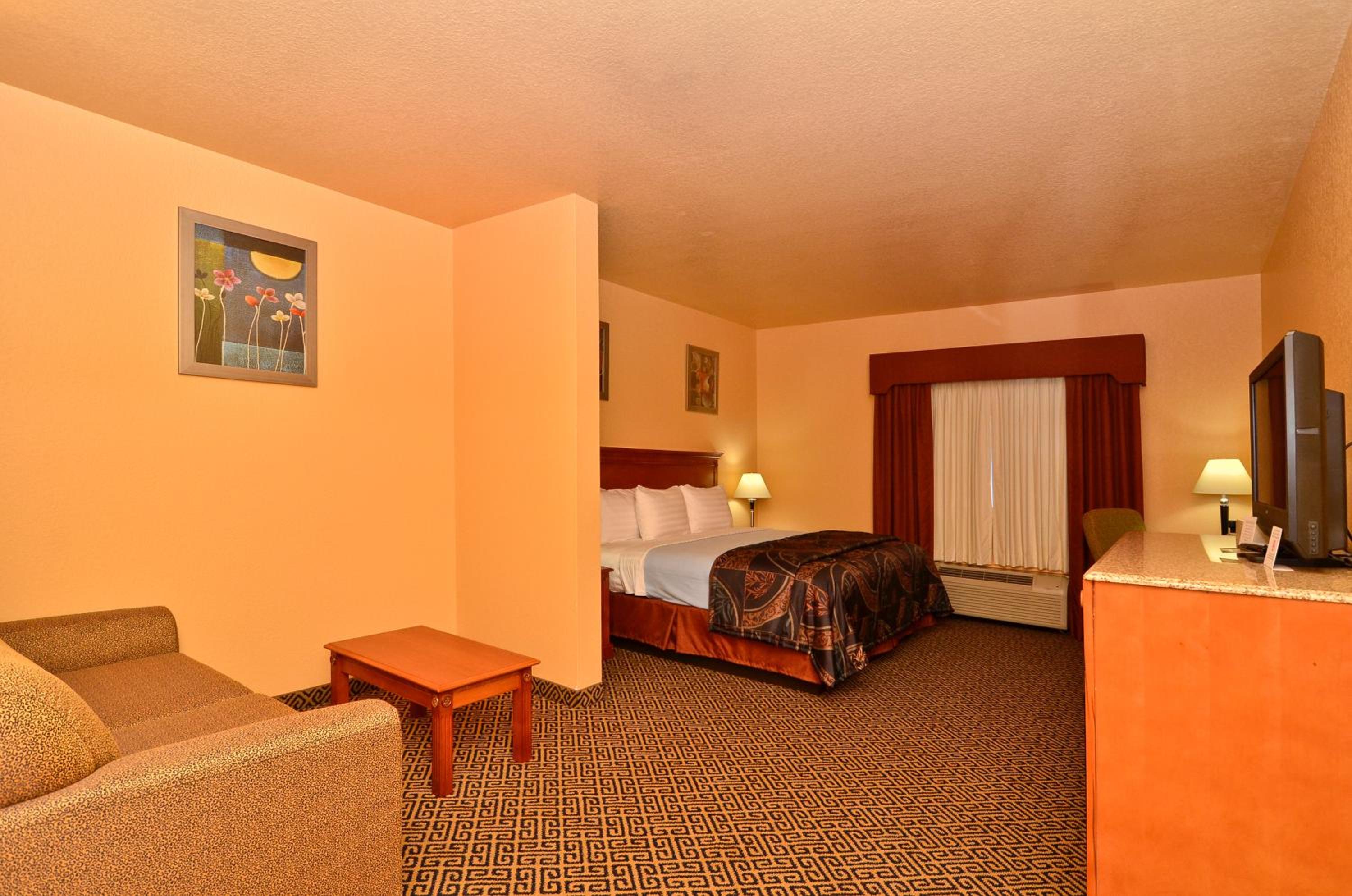 King Suite with Sofa Bed photo 1