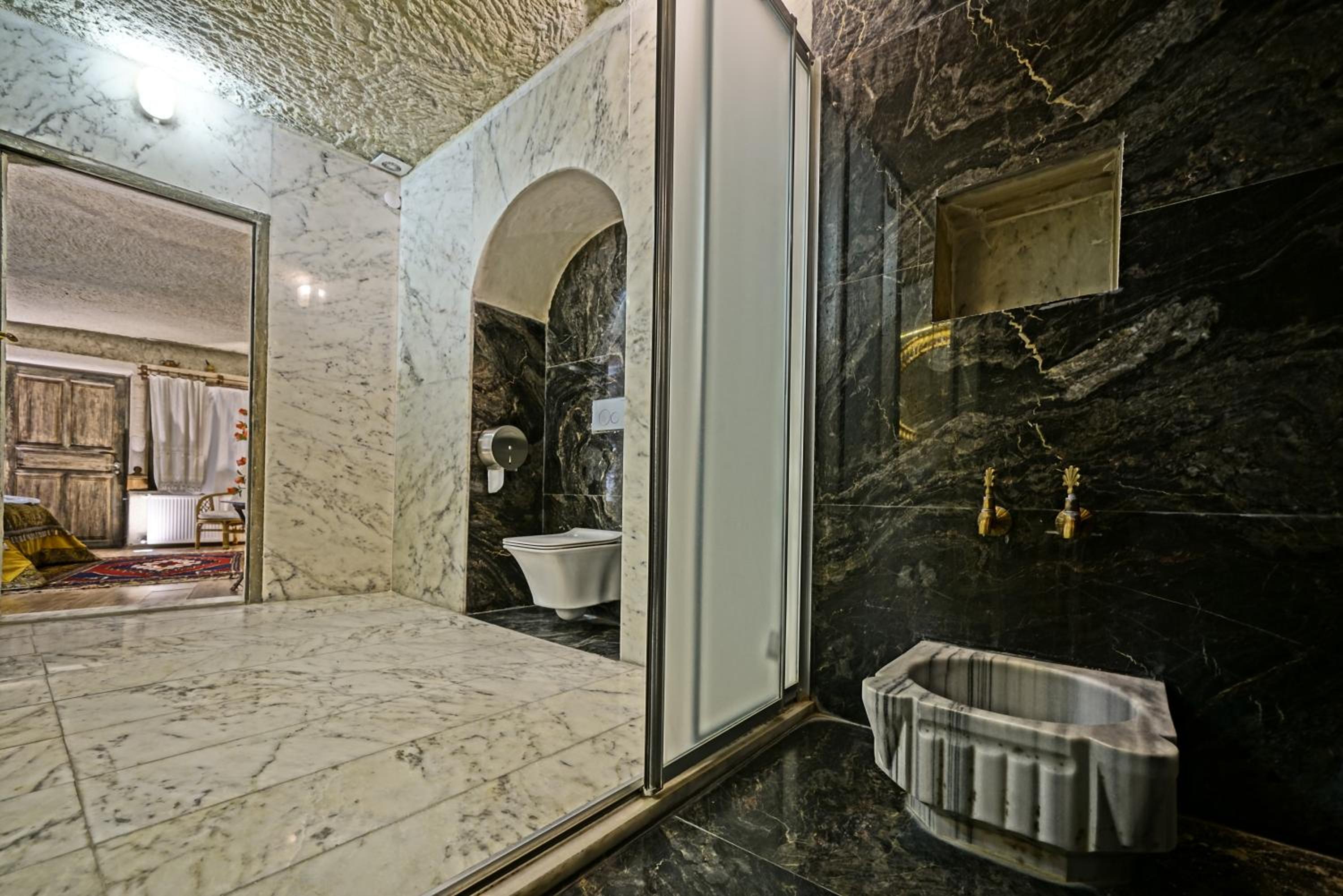 Deluxe Cave Room - Photo 77