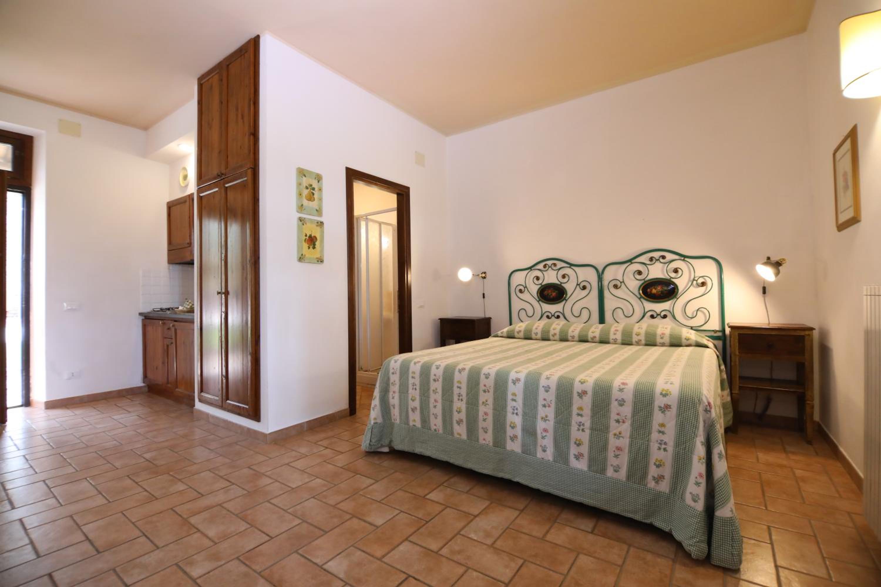 Studio Apartment photo 3