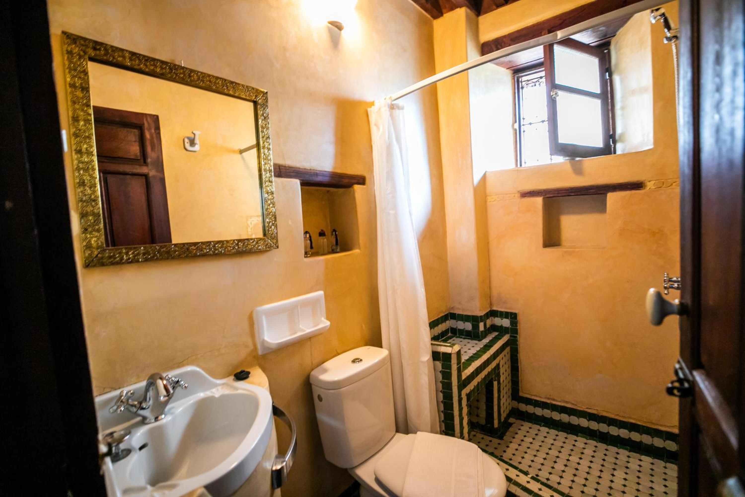 Basic Triple Room - Photo 13