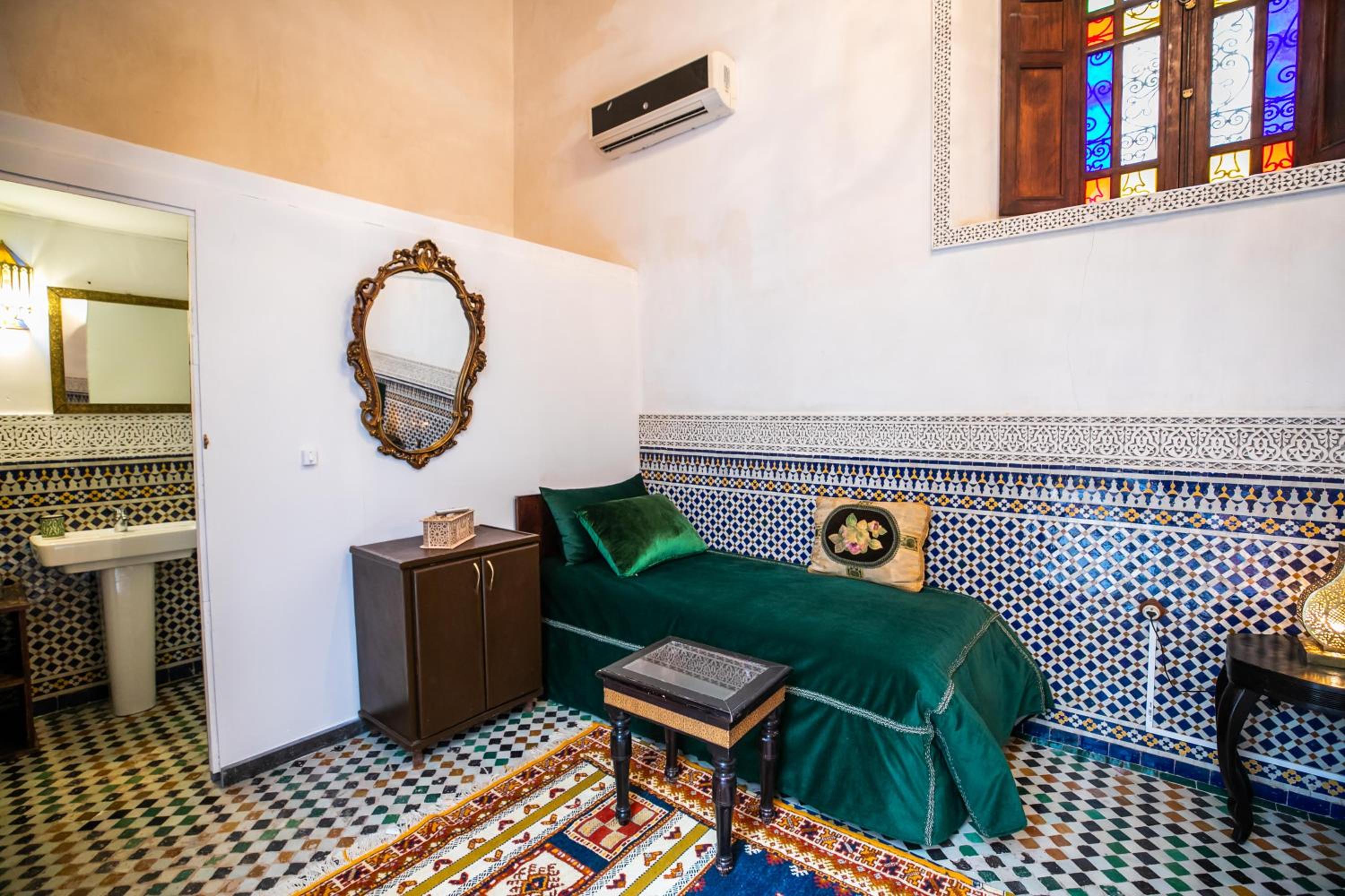 Deluxe Triple Room - Photo 7