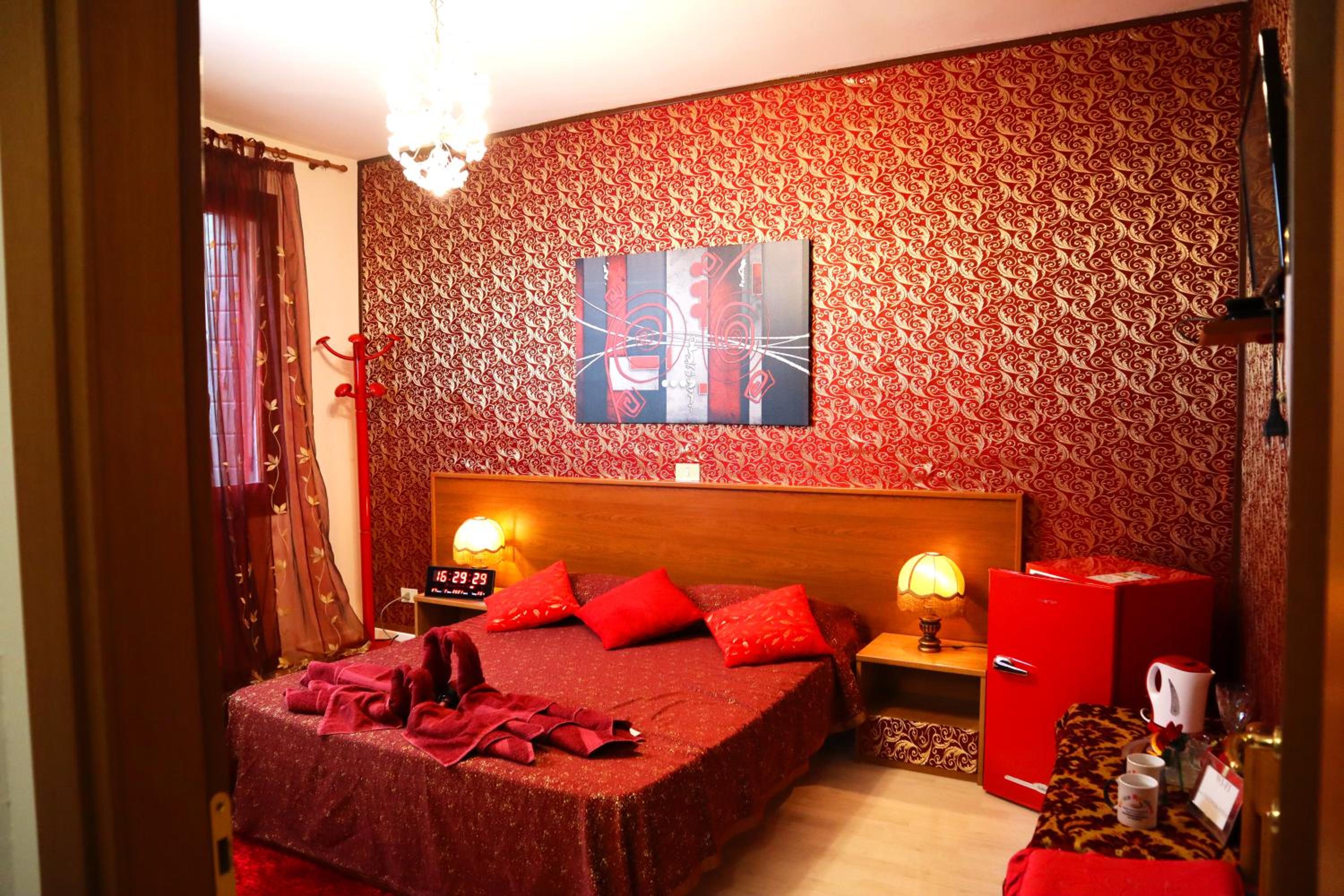 Double Room with Shared Bathroom photo 2