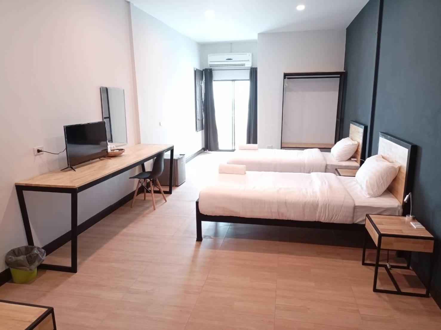 Standard Twin Room - Photo 1