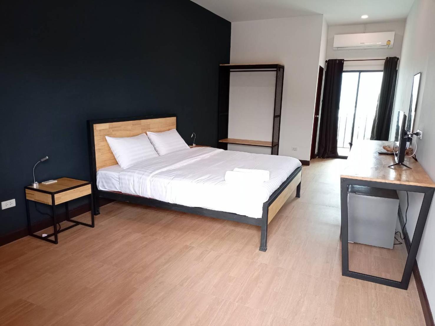 Standard King Room - Photo 1