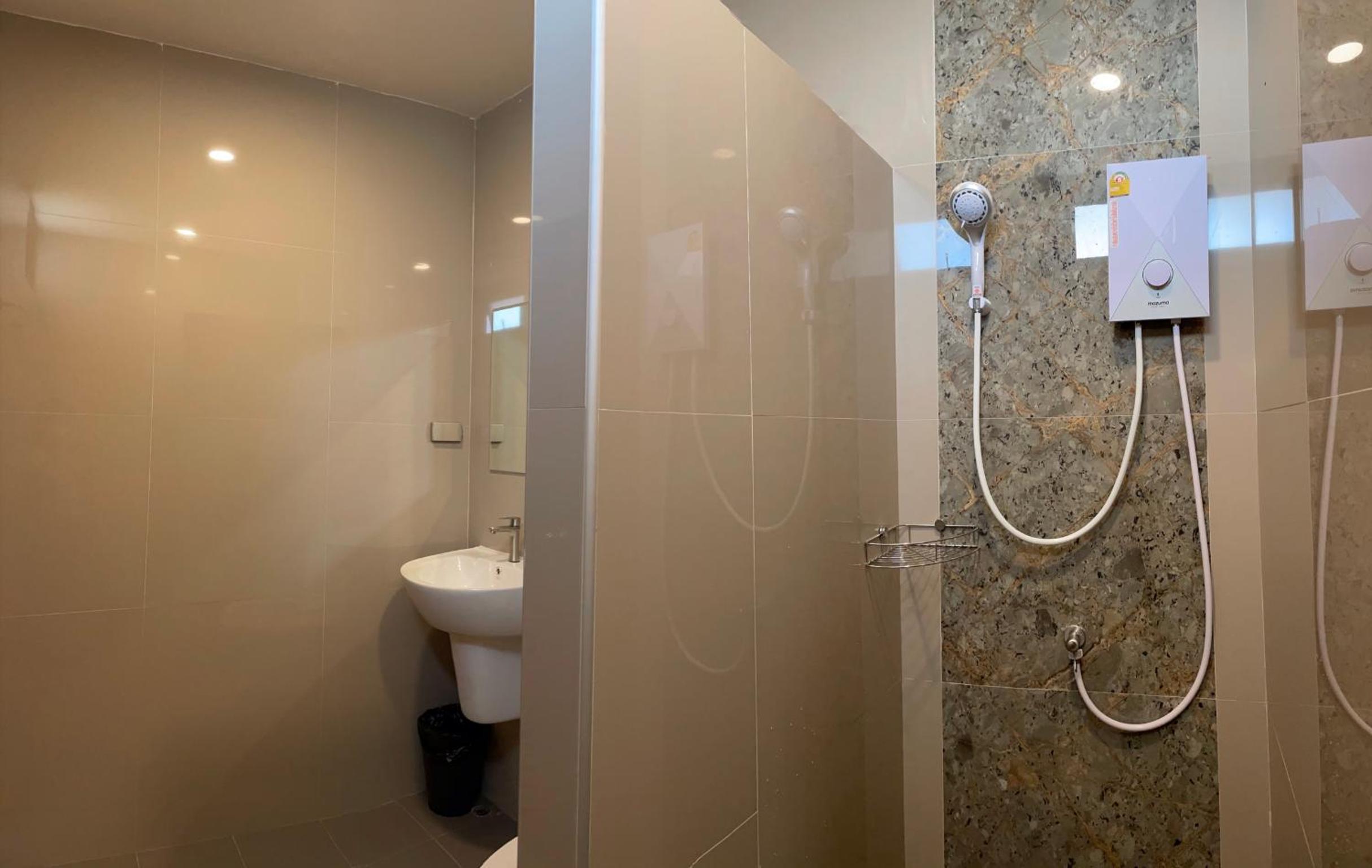 Standard Twin Room - Photo 2