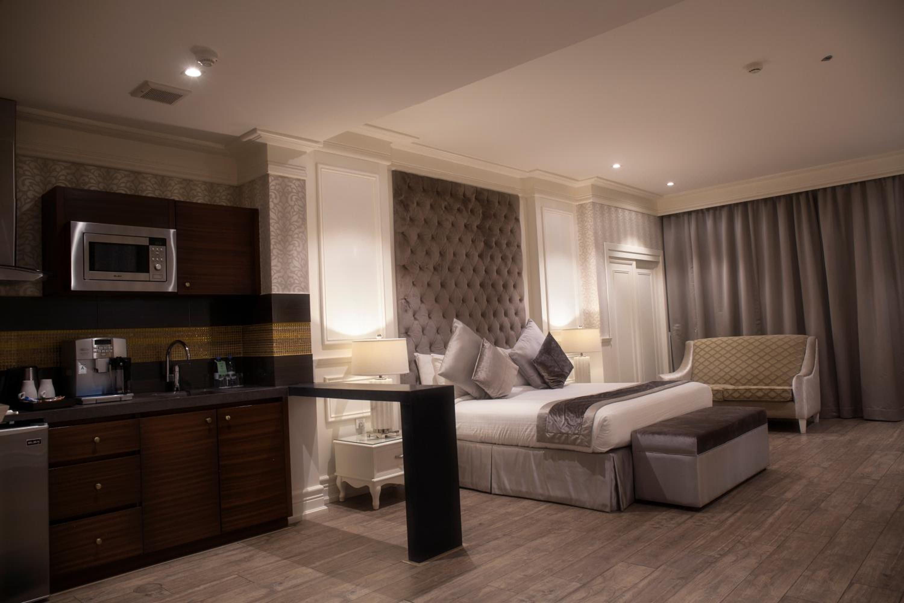 Junior Suite with Balcony photo 1