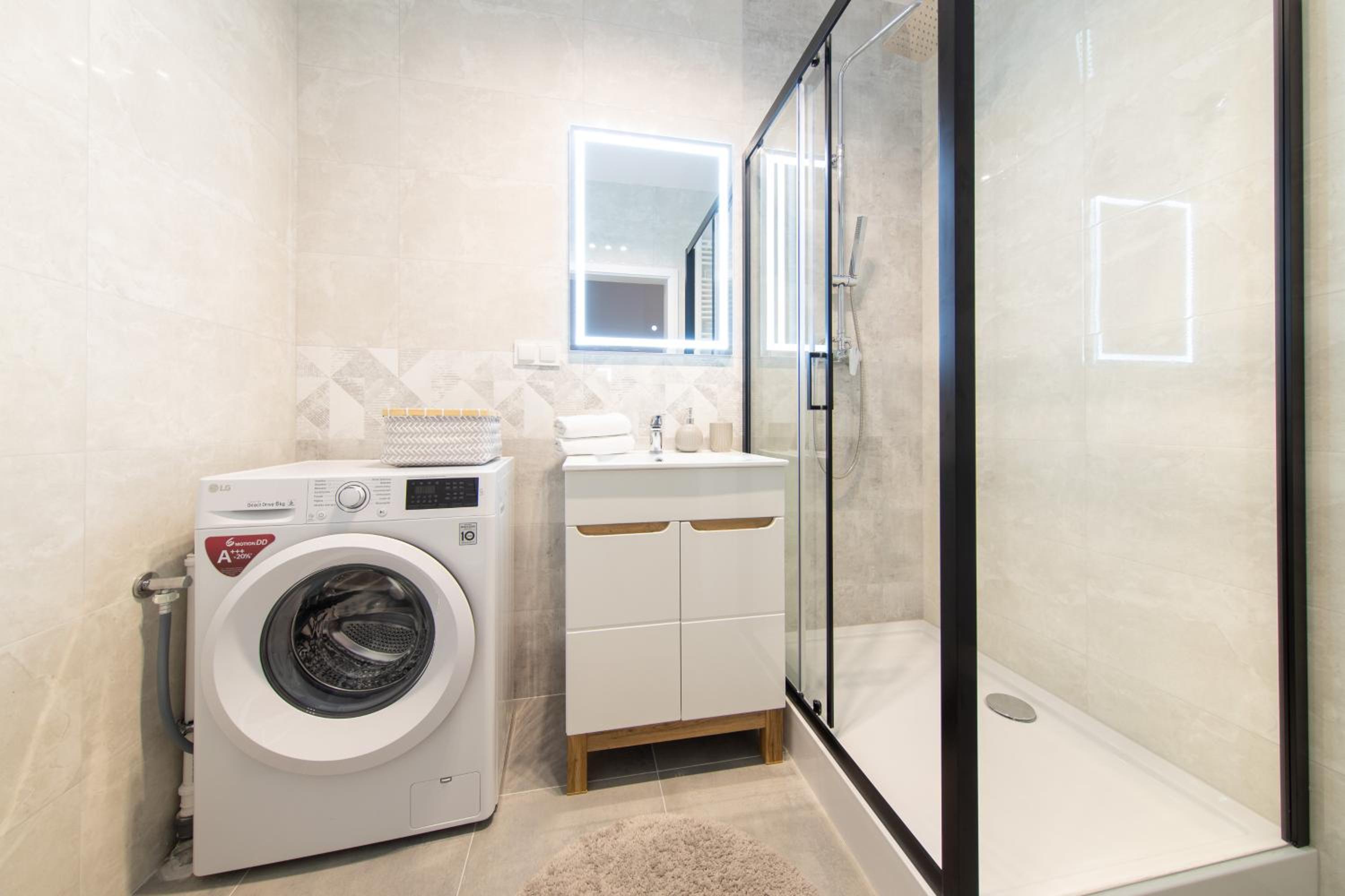 One-Bedroom Apartment - Photo 4