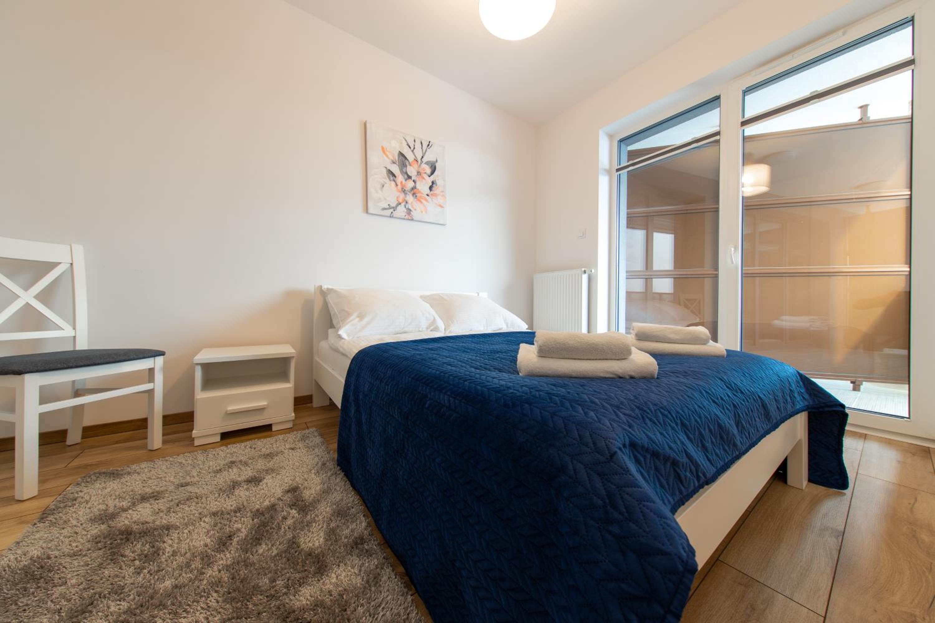 One-Bedroom Apartment - Photo 12