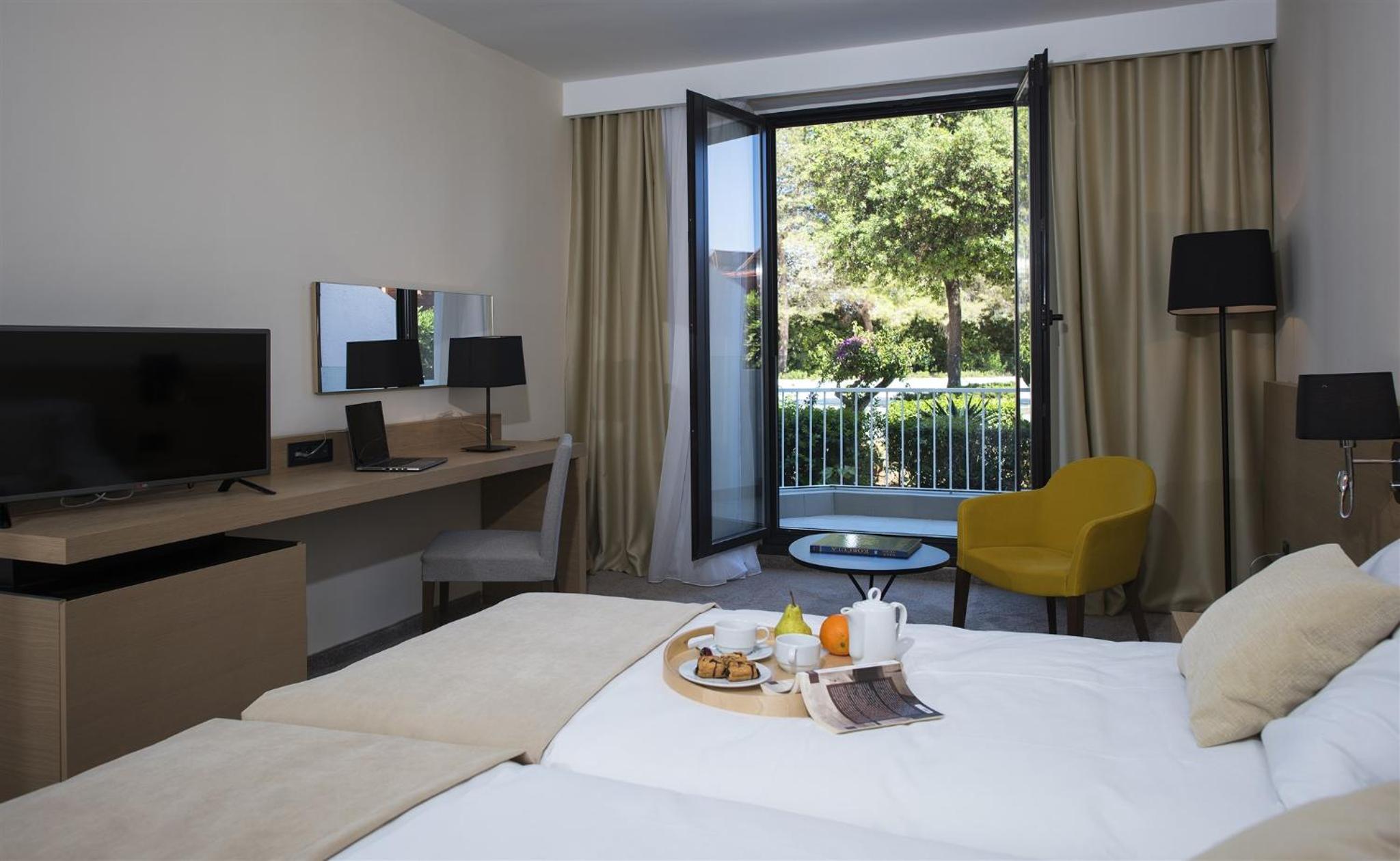 Comfort Double Room with Balcony - Photo 1