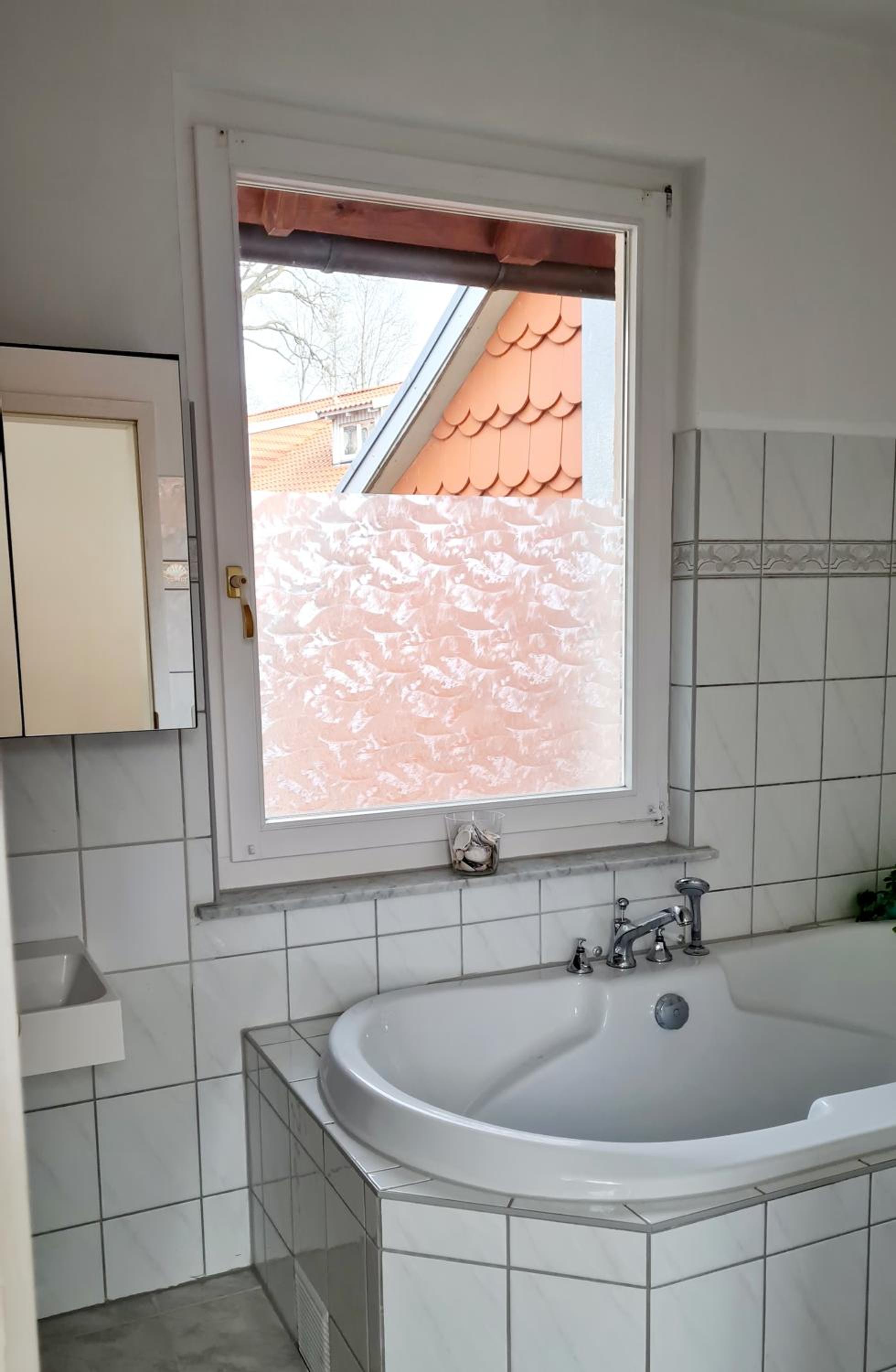 Apartment with Balcony - Photo 14