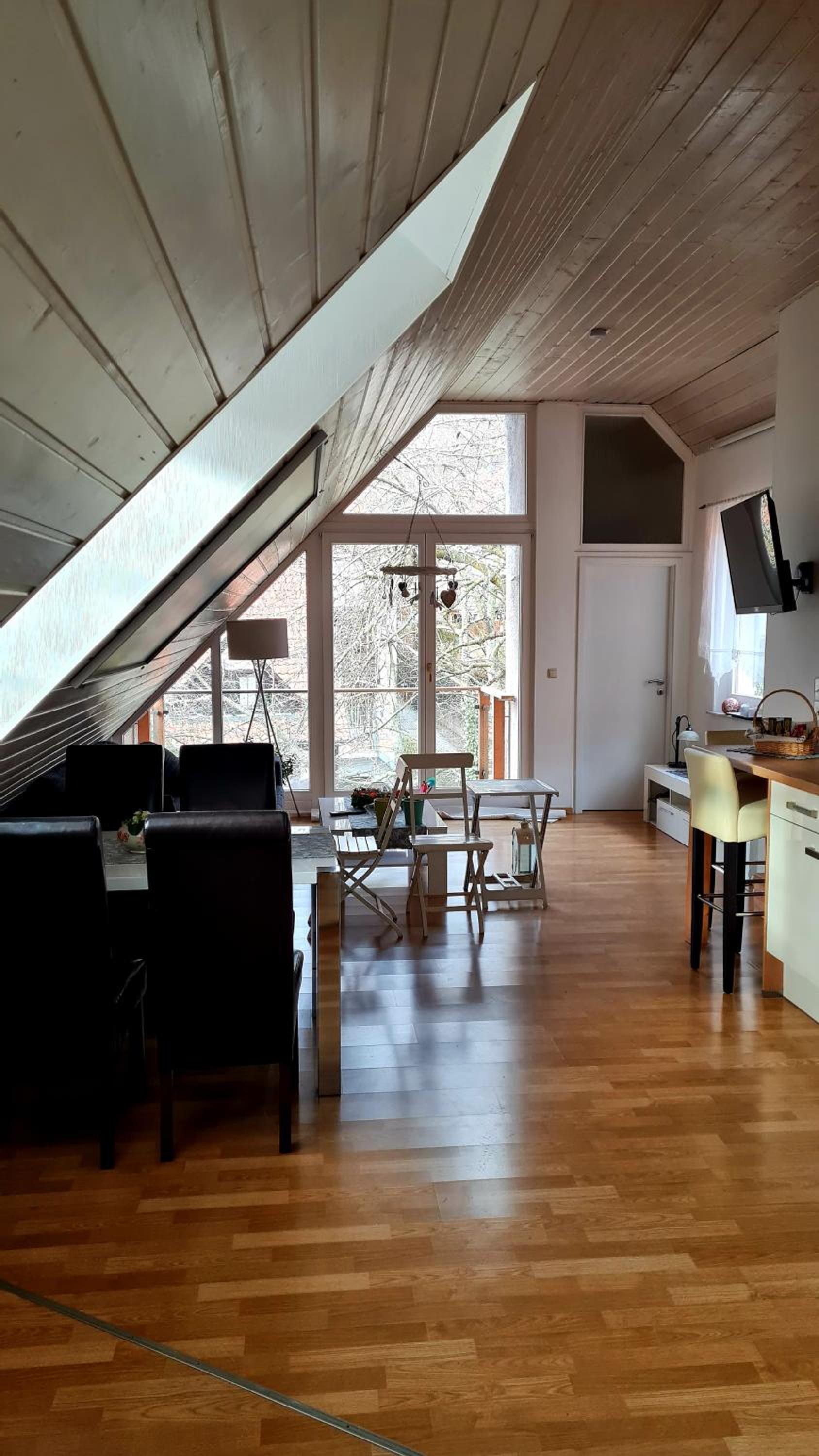 Apartment with Balcony - Photo 8