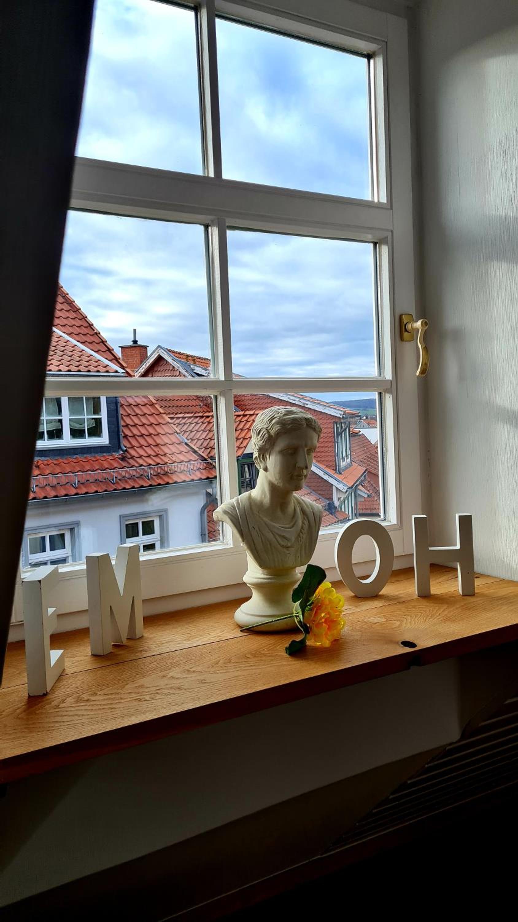 Apartment with Balcony - Photo 3