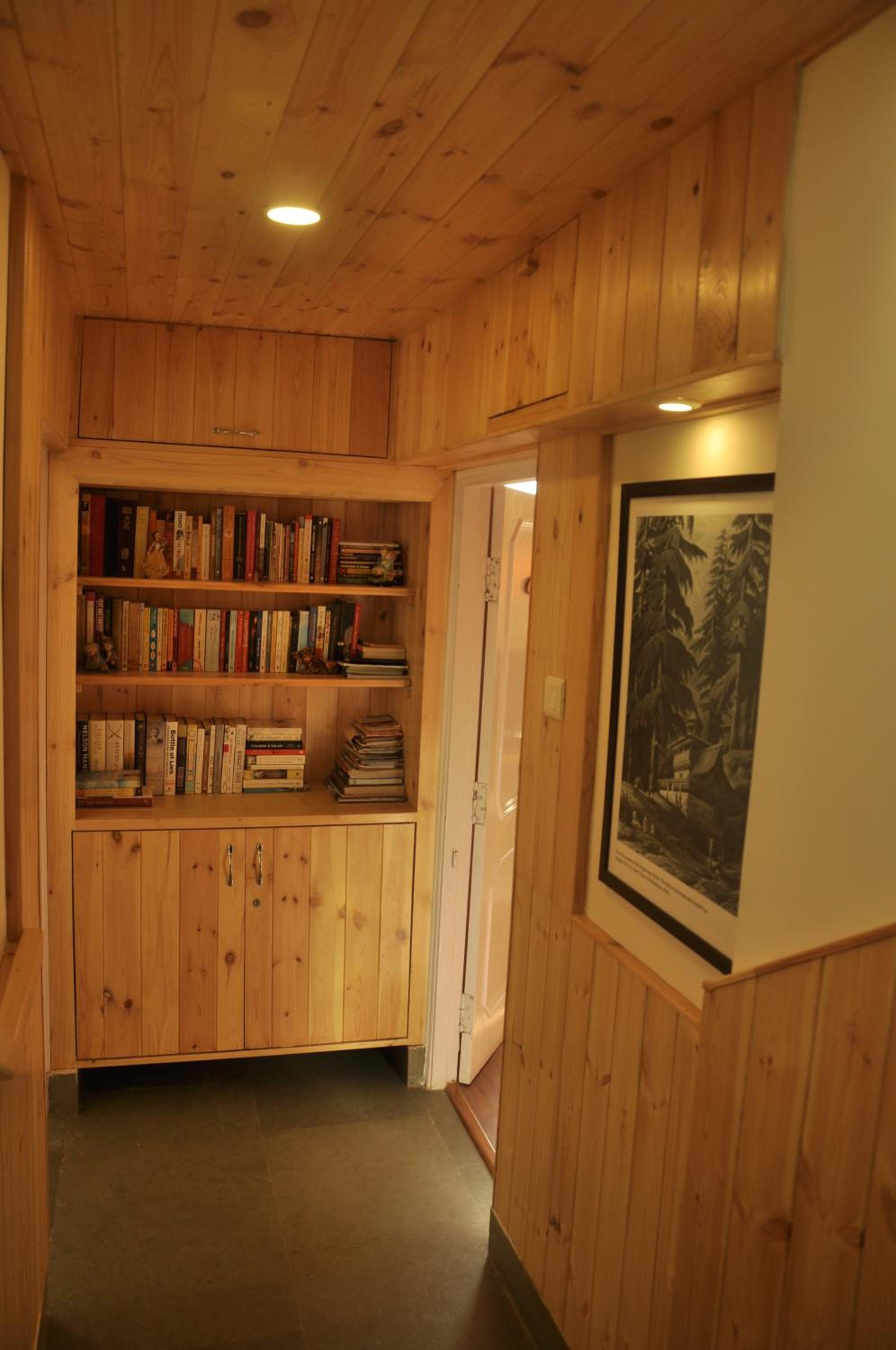 Apartment with Mountain View photo 2