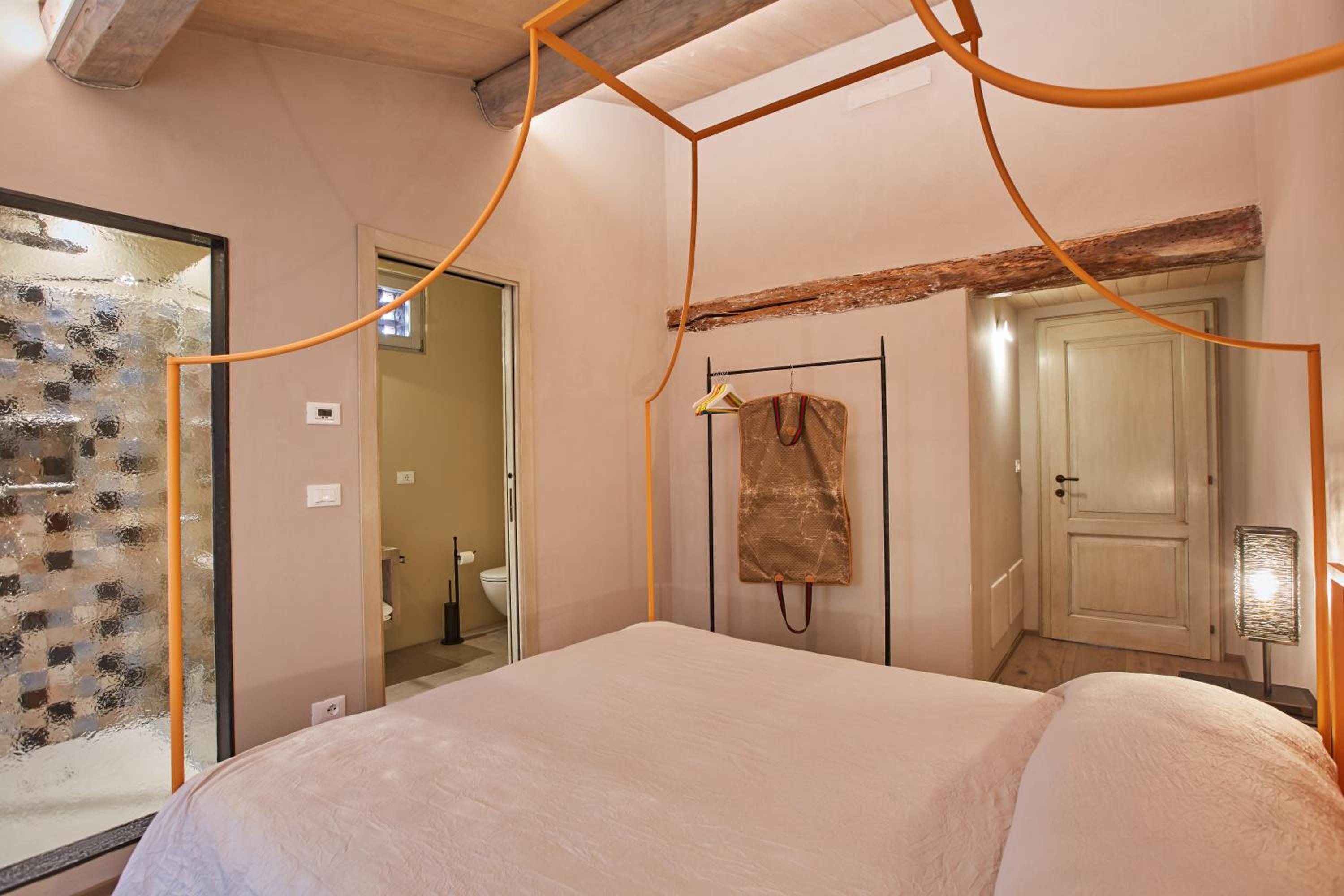 Double Room - Photo 10