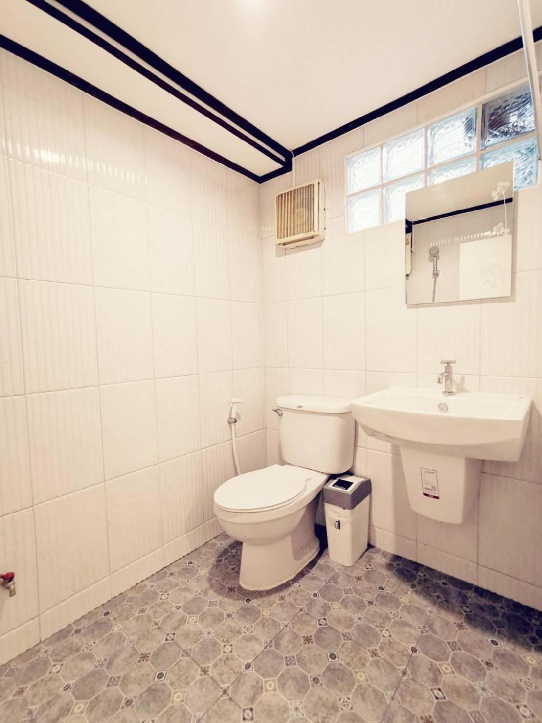 Double AC Room with Private Bathroom photo 3