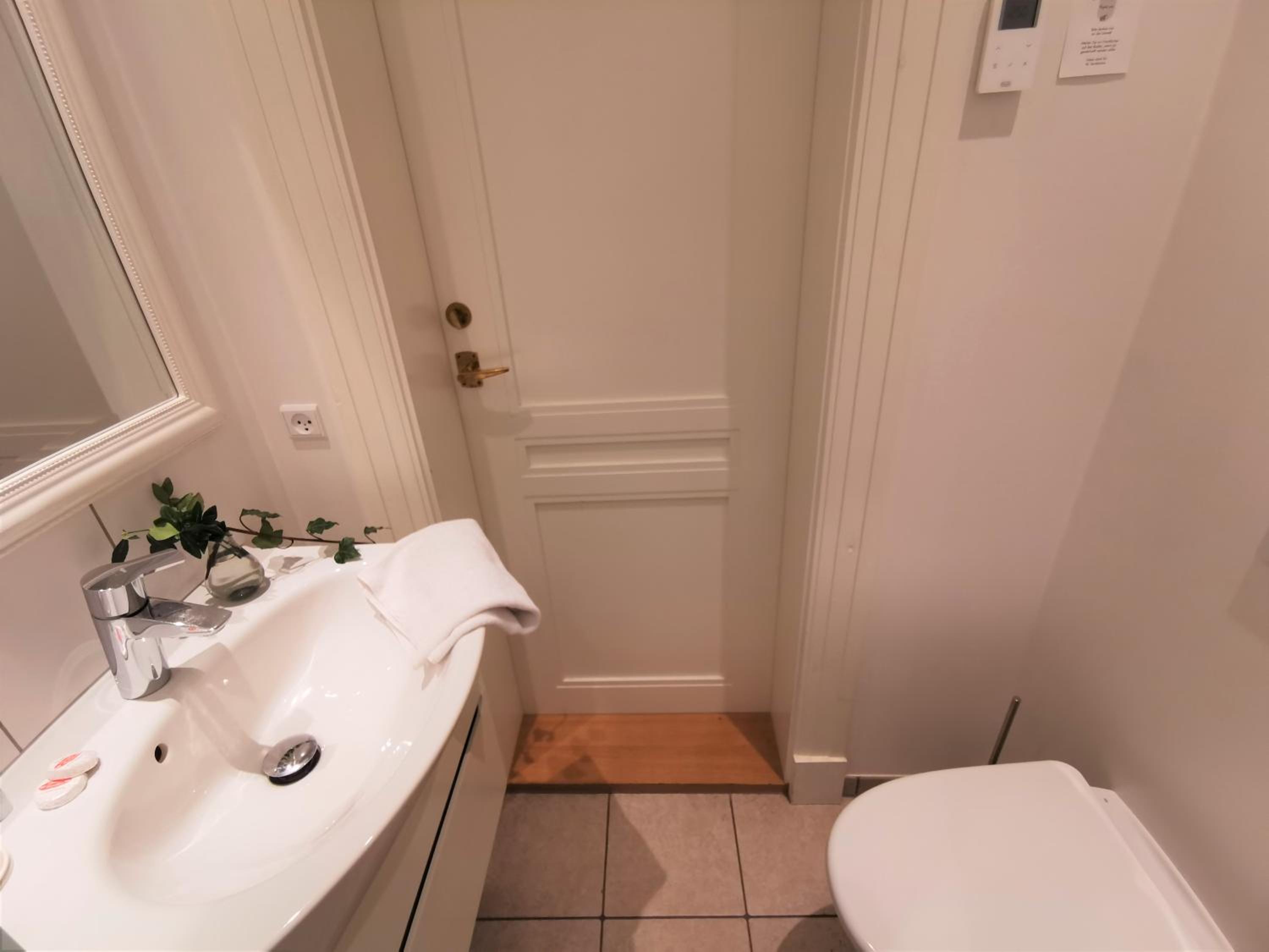 Double Room - Annex - Photo 9