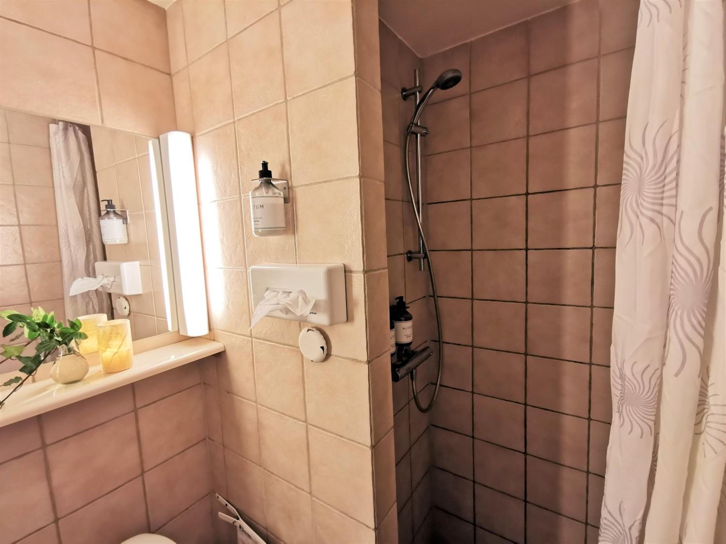 Double or Twin Room with view to pedestrian street of Ribe the  - Photo 8