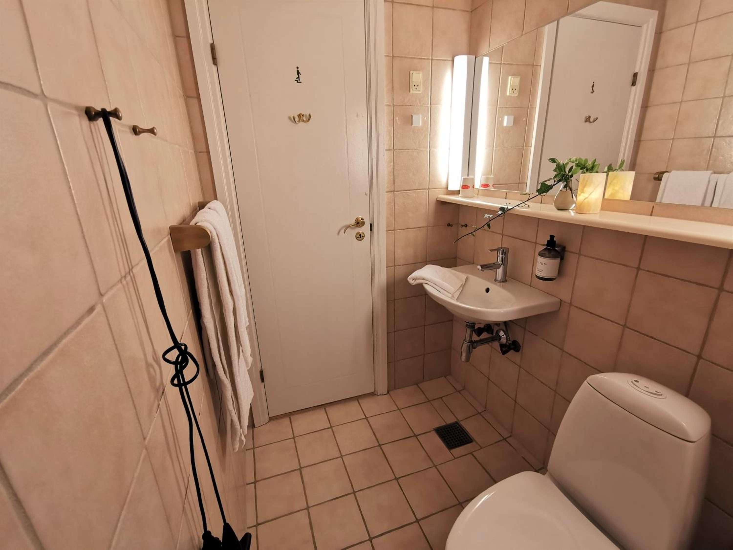 Double or Twin Room with view to pedestrian street of Ribe the  - Photo 6
