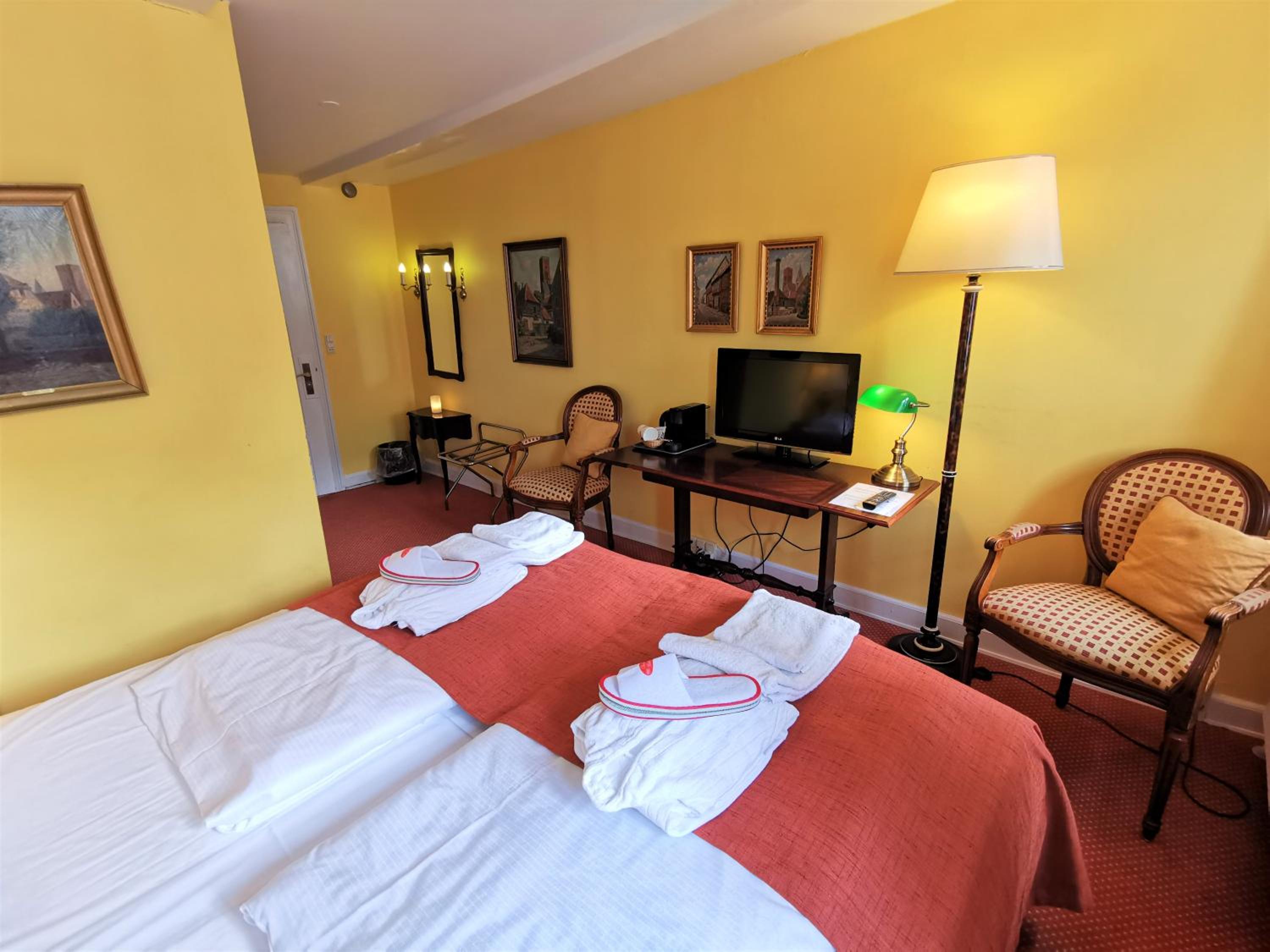 Double or Twin Room with View of the Catedral of Ribe - Photo 16