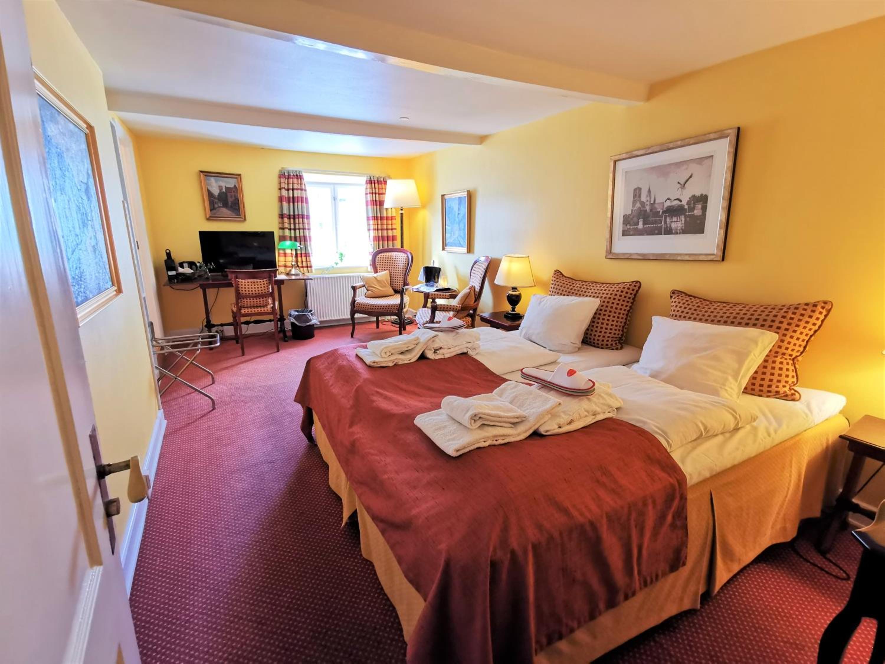 Double or Twin Room with View of the Catedral of Ribe - Photo 2