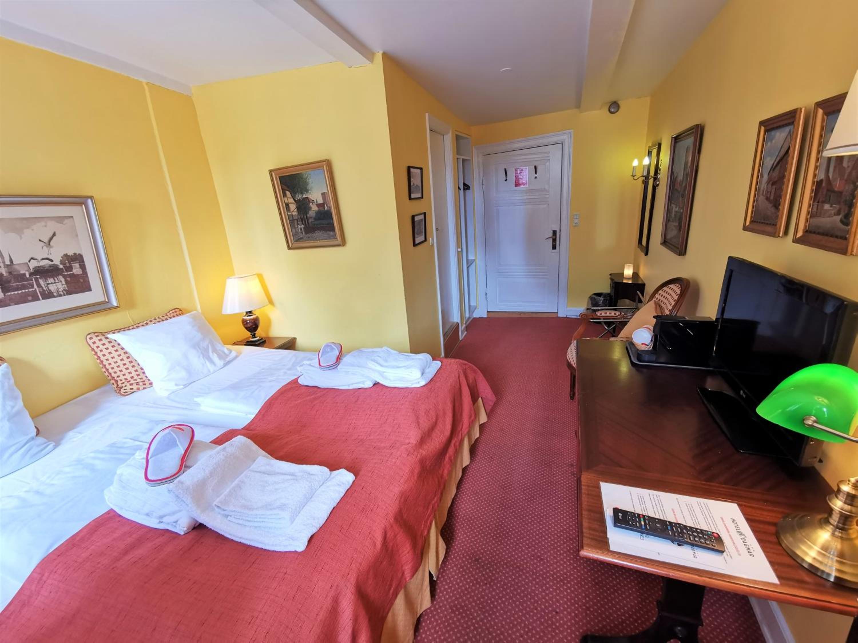 Double or Twin Room with View of the Catedral of Ribe - Photo 15