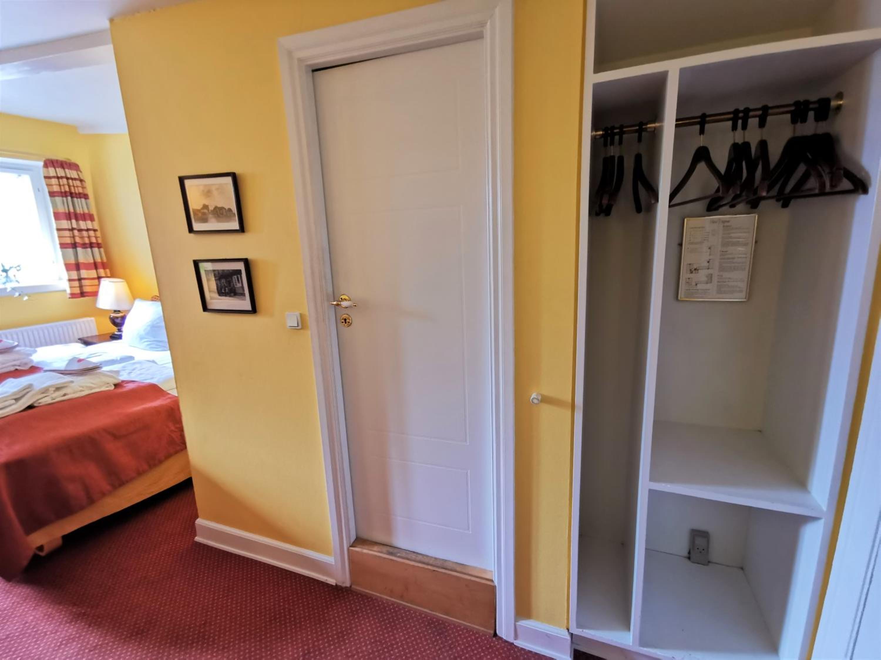 Double or Twin Room with View of the Catedral of Ribe - Photo 17
