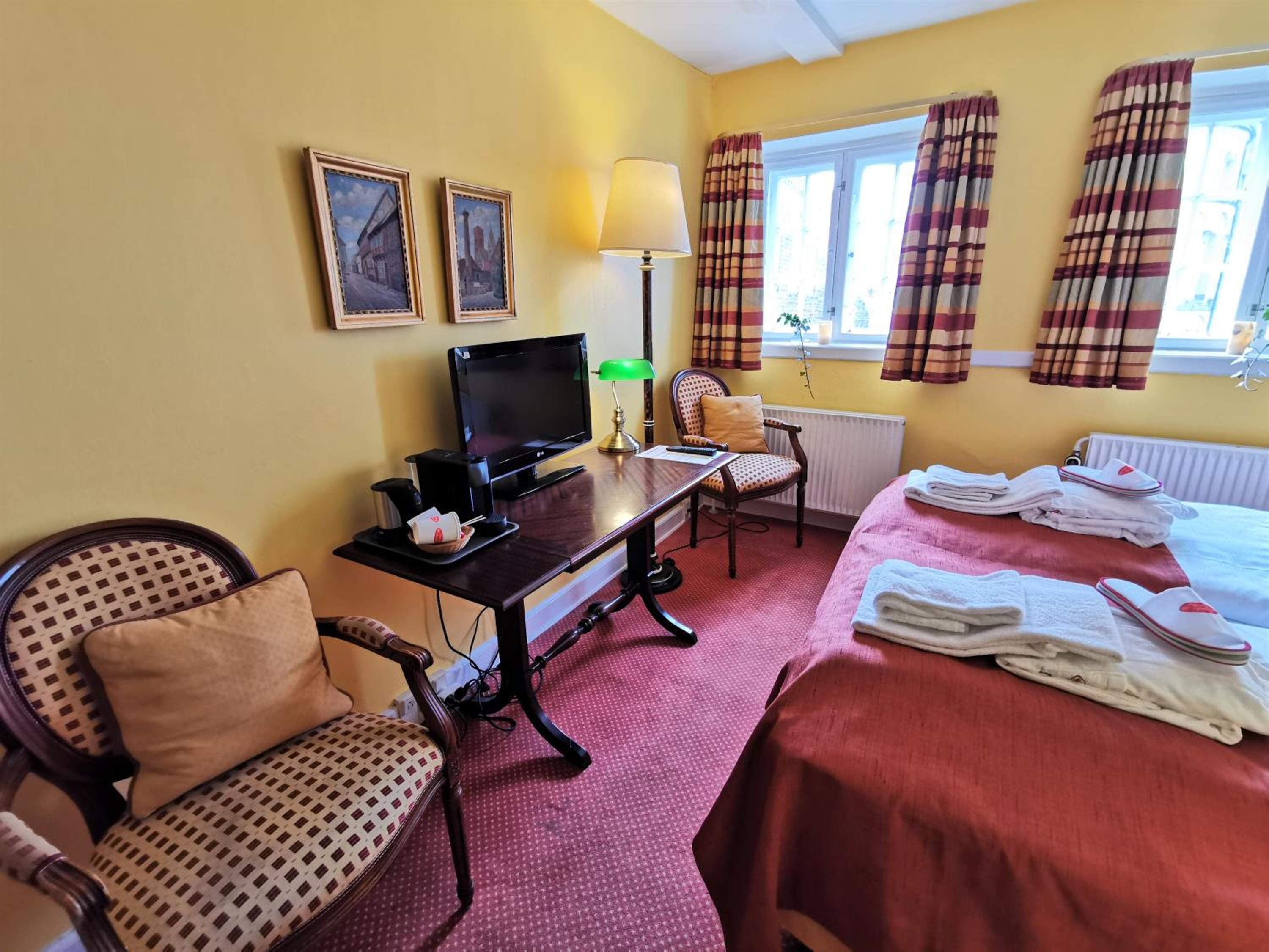 Double or Twin Room with View of the Catedral of Ribe - Photo 13