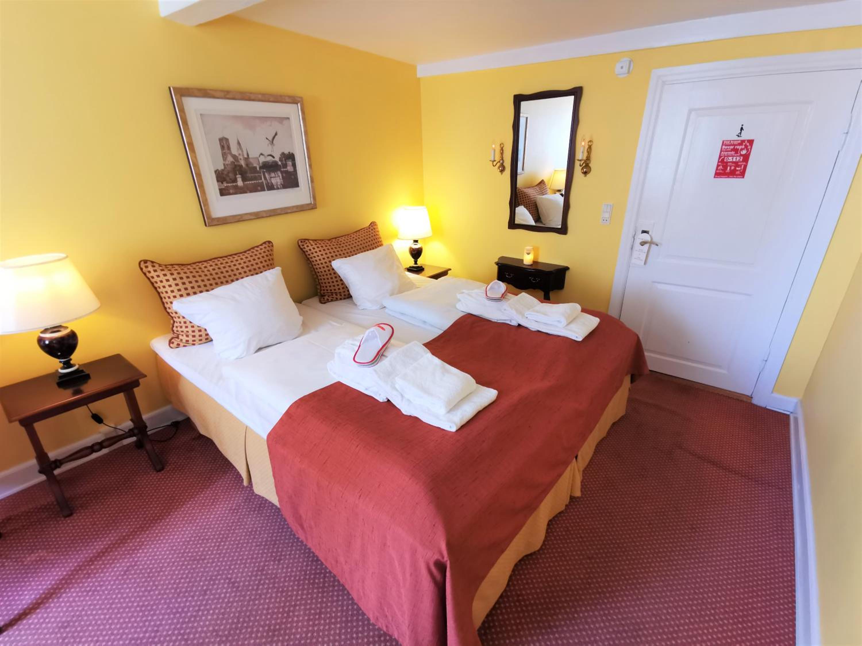 Double or Twin Room with View of the Catedral of Ribe - Photo 3