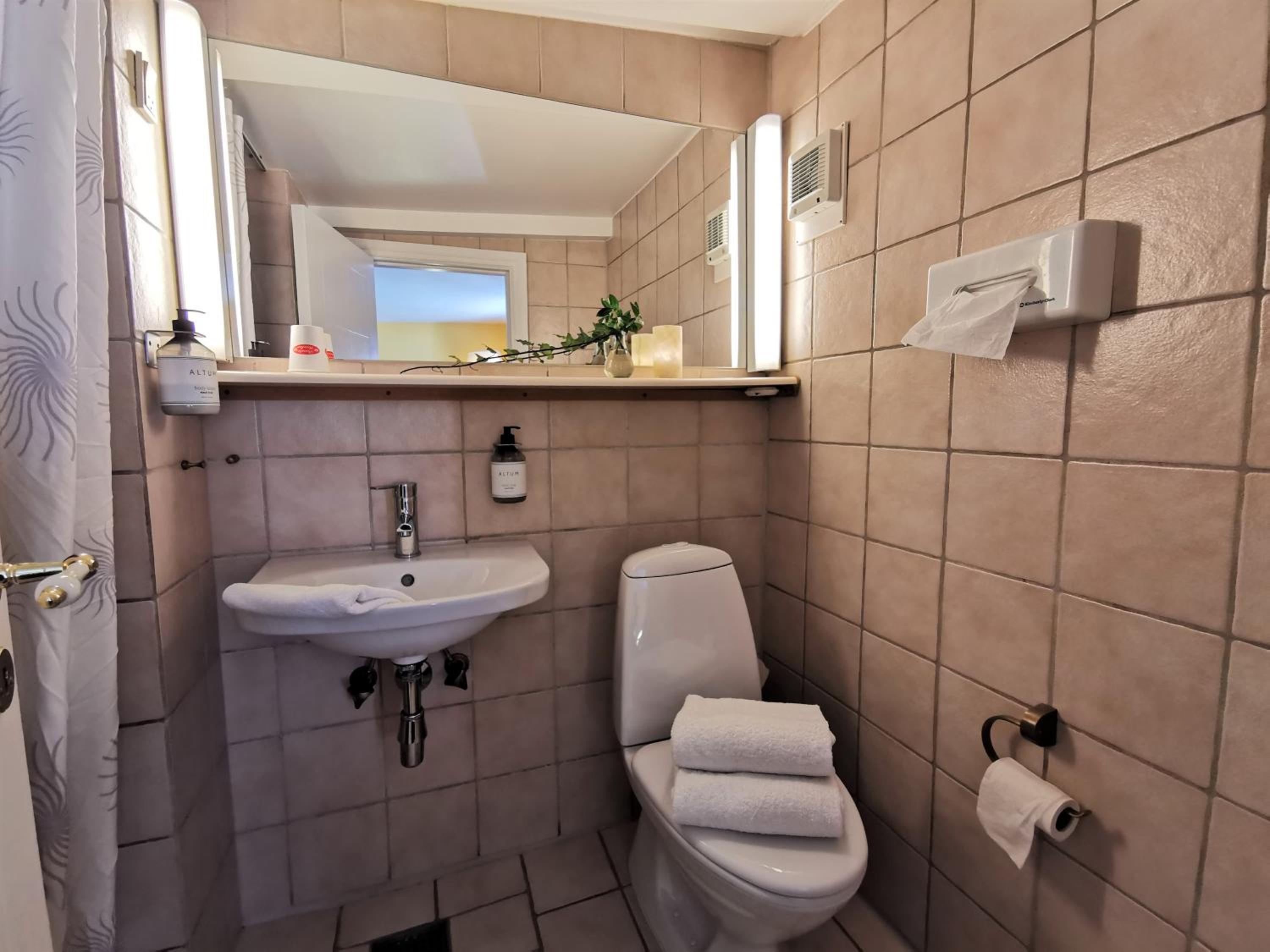 Double or Twin Room with View of the Catedral of Ribe - Photo 8