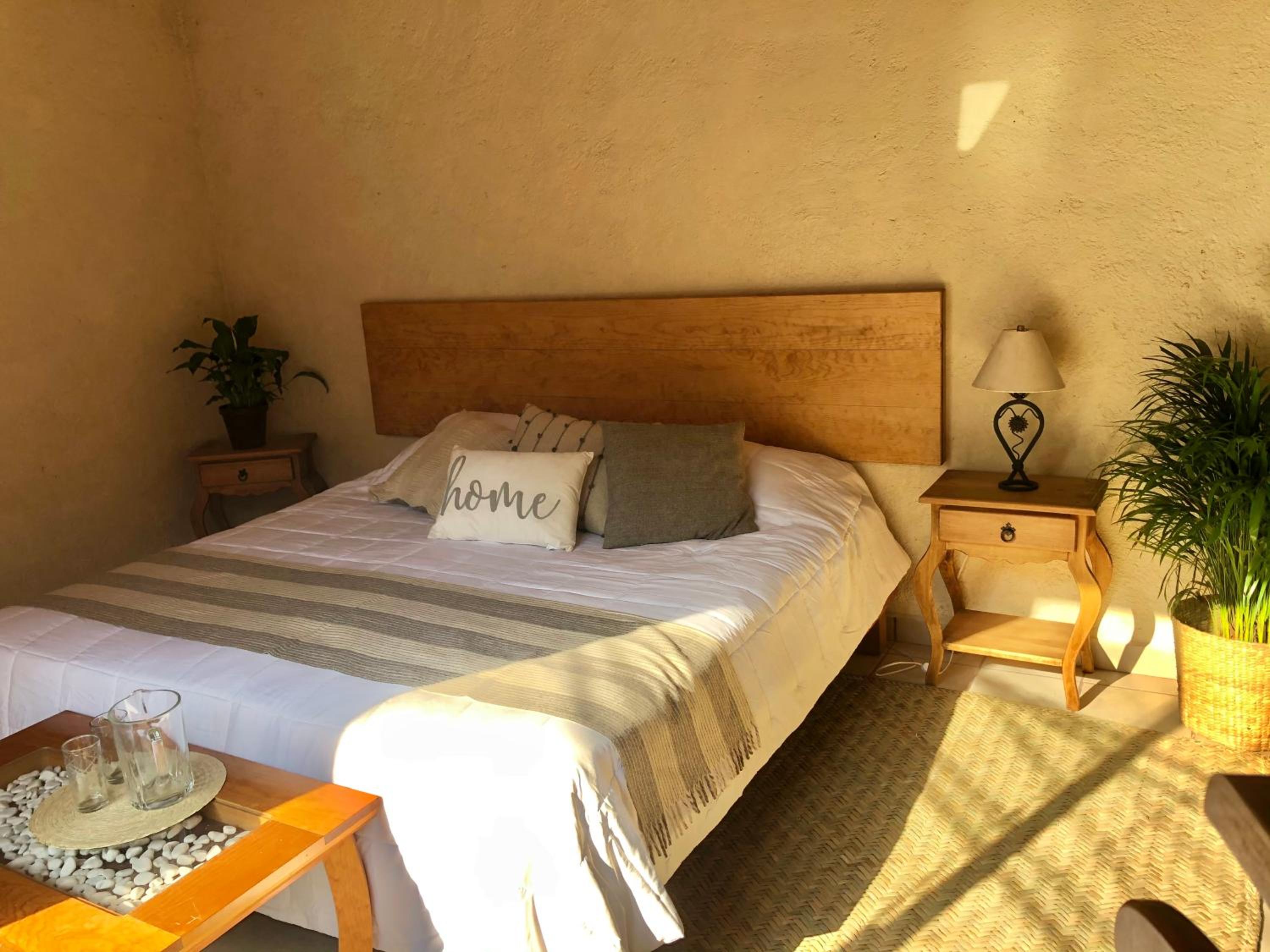 One-Bedroom Apartment - Photo 1