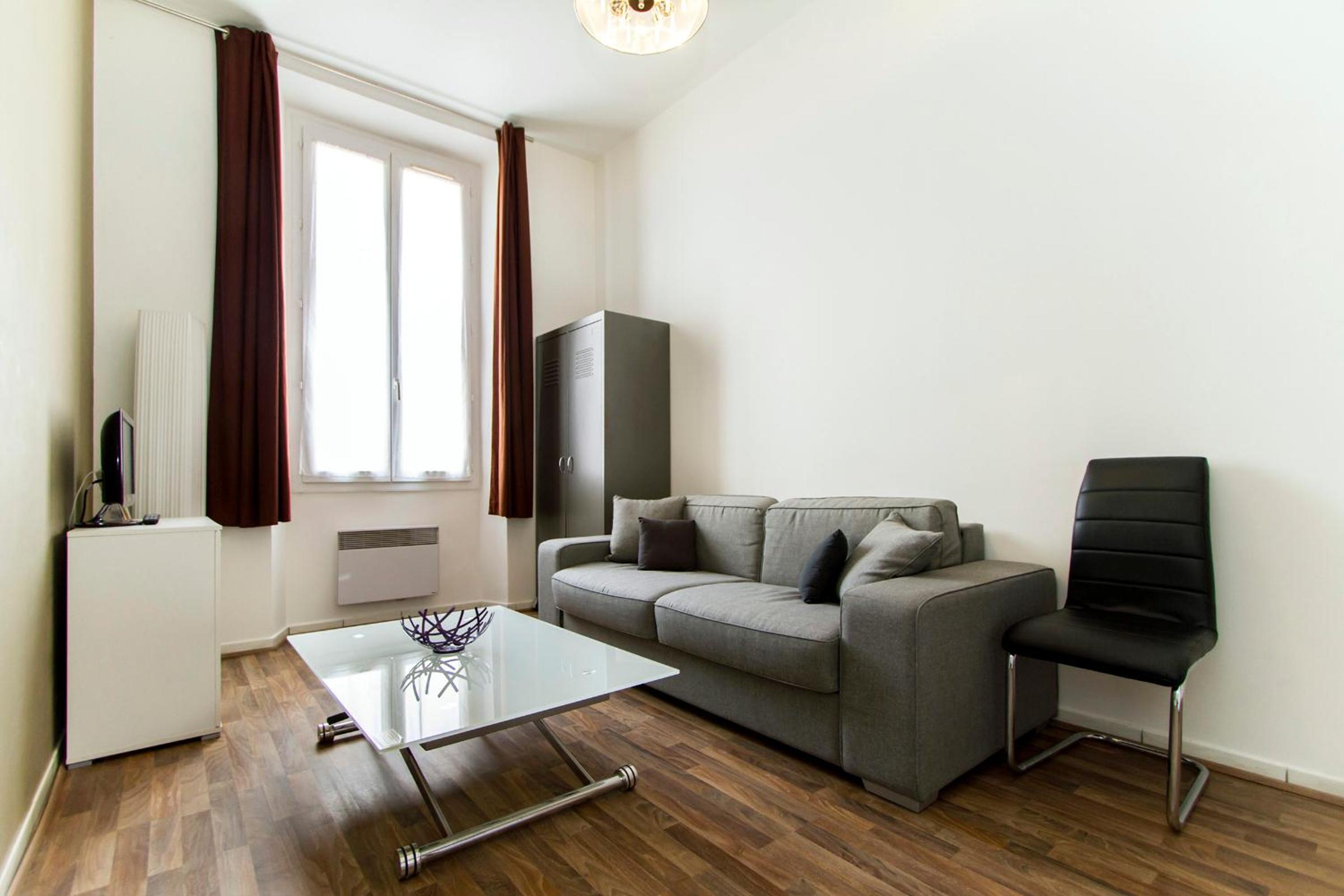 One-Bedroom Apartment (4 Adults) - Photo 12