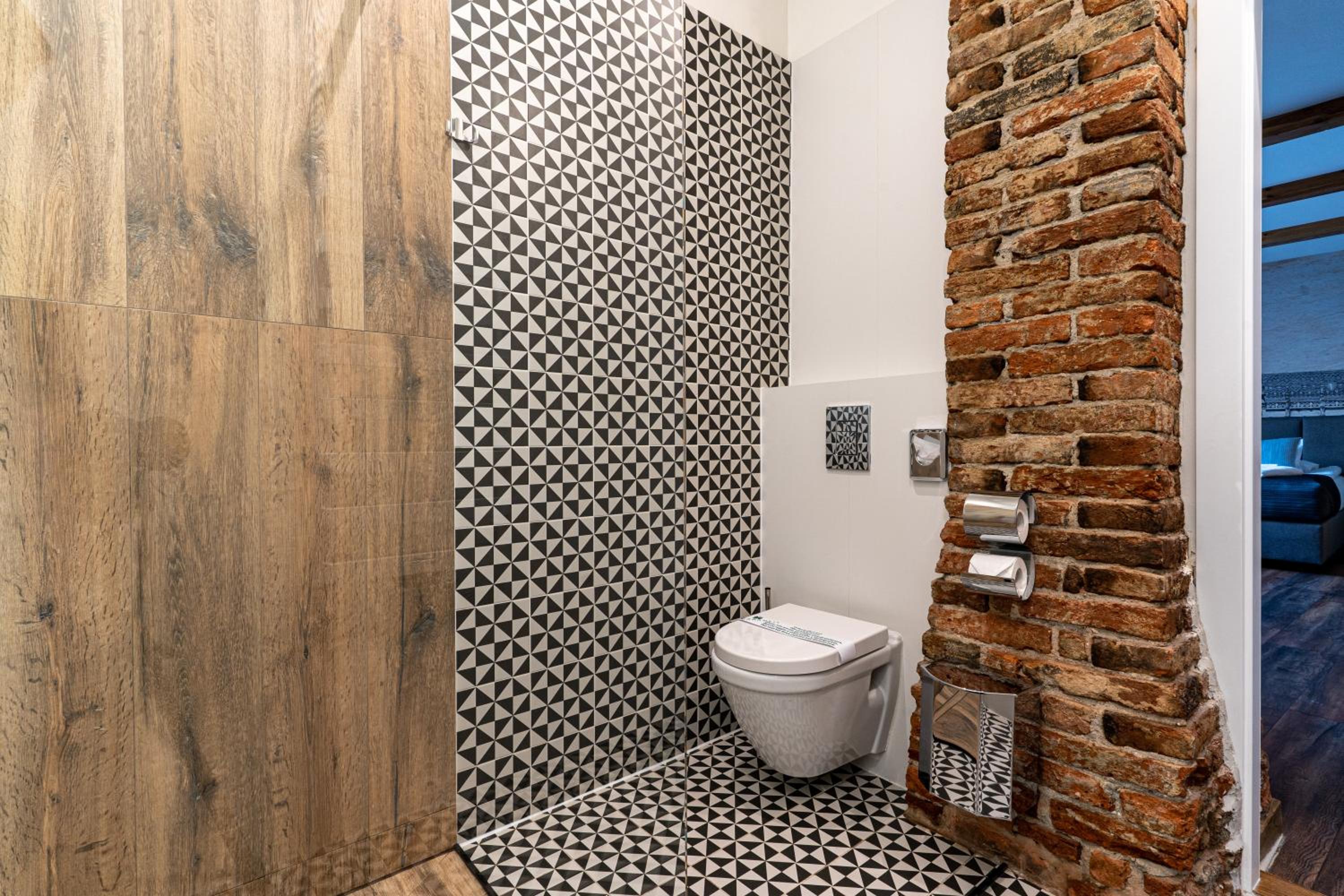 Deluxe Suite - Photo 10