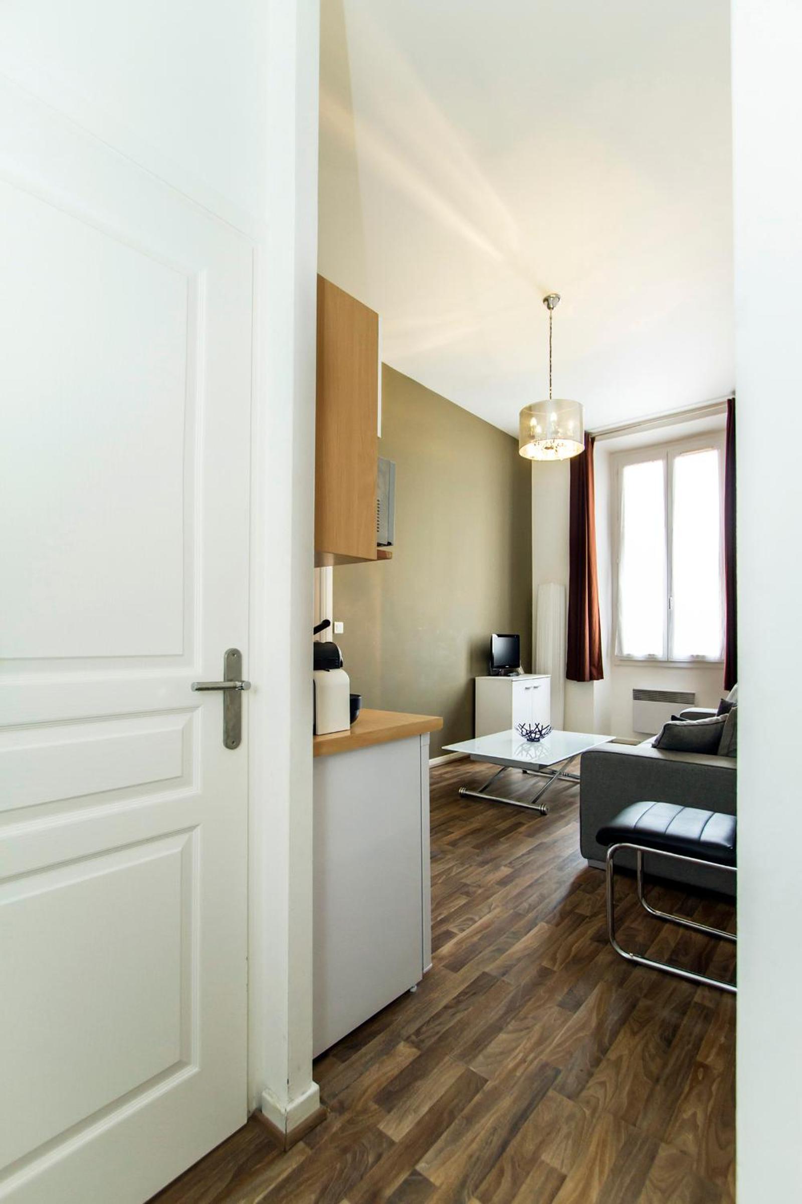 One-Bedroom Apartment (4 Adults) - Photo 13